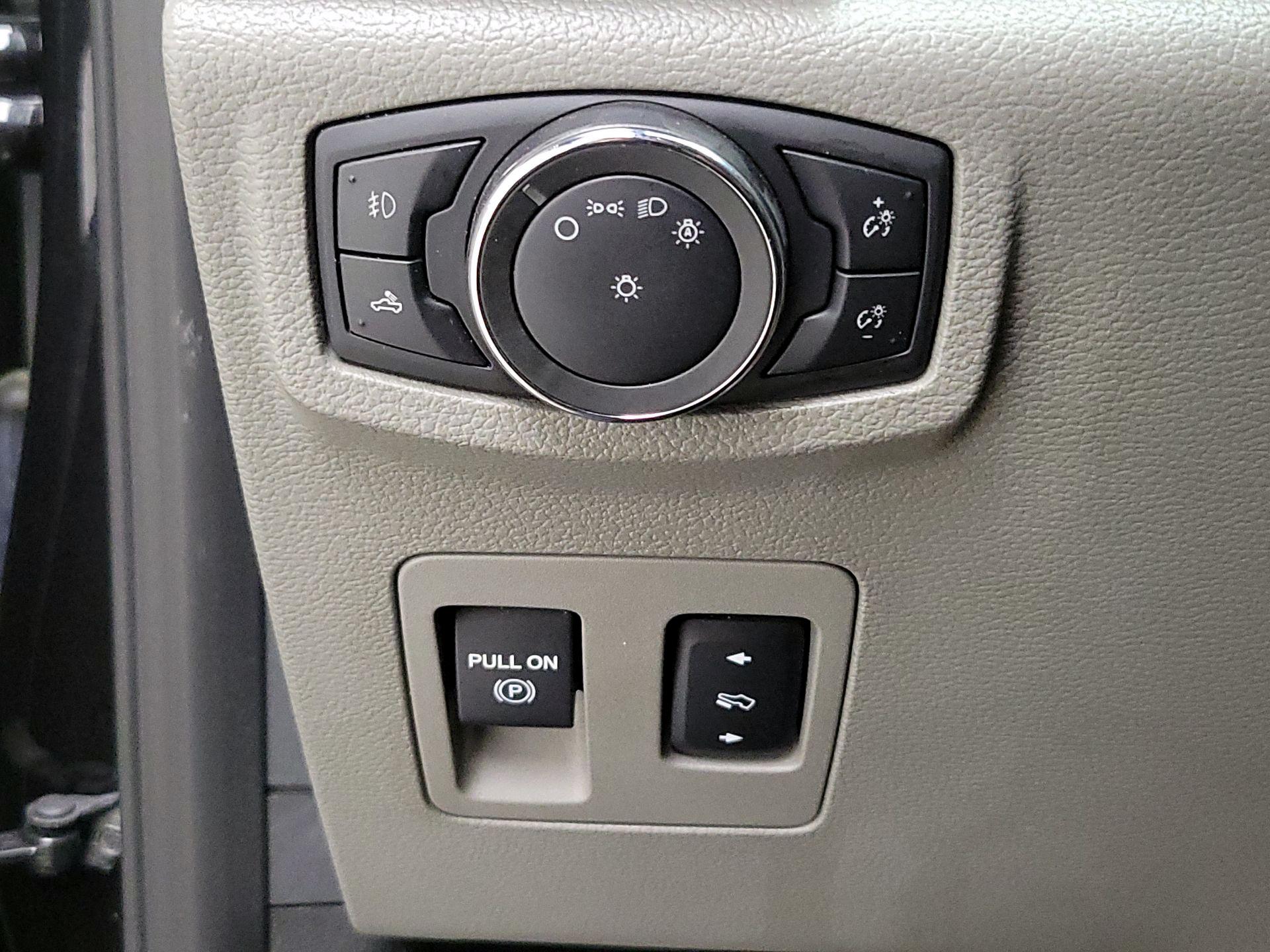 Thumbnail: 2015 Ford F-150 - 13