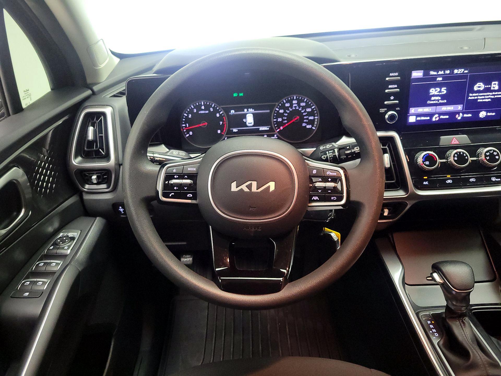 Thumbnail: 2022 Kia Sorento - 10