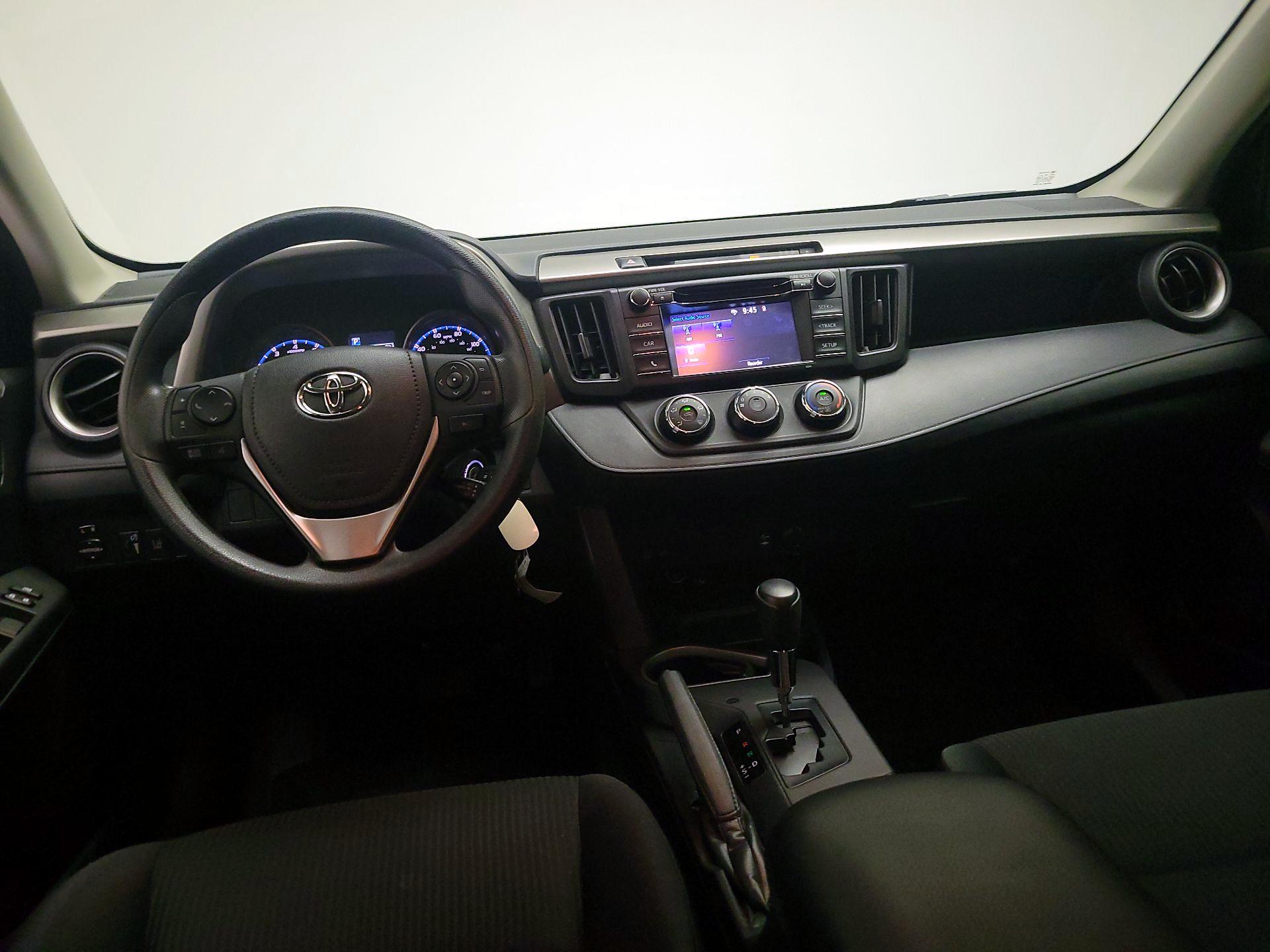 Thumbnail: 2017 Toyota RAV4 - 9