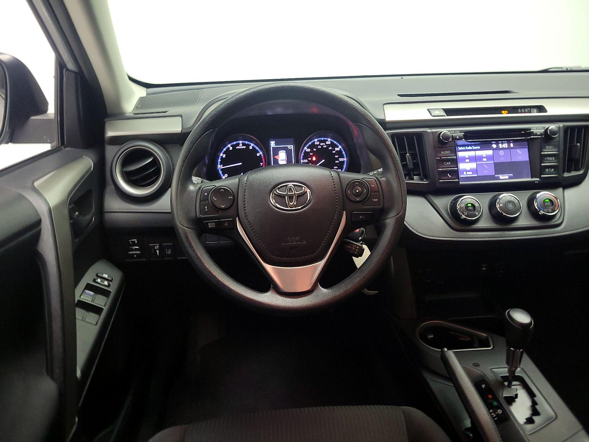 Thumbnail: 2017 Toyota RAV4 - 10