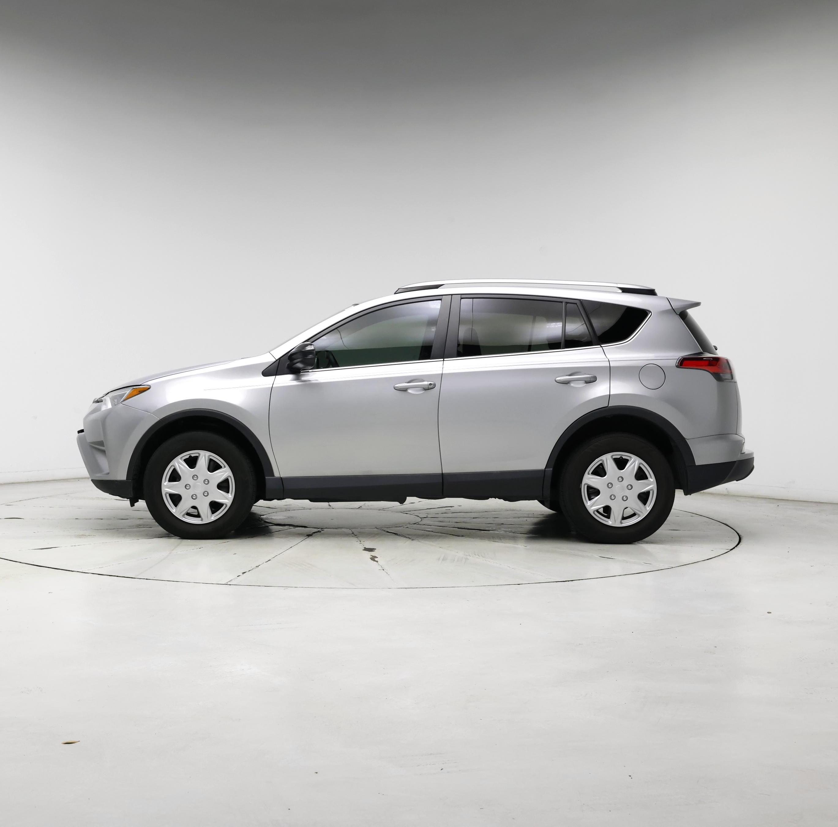 Thumbnail: 2017 Toyota RAV4 - 3