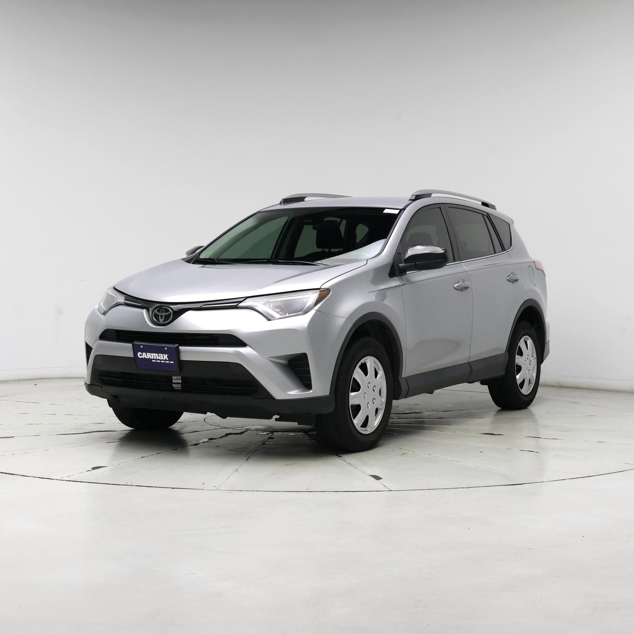 Thumbnail: 2017 Toyota RAV4 - 4