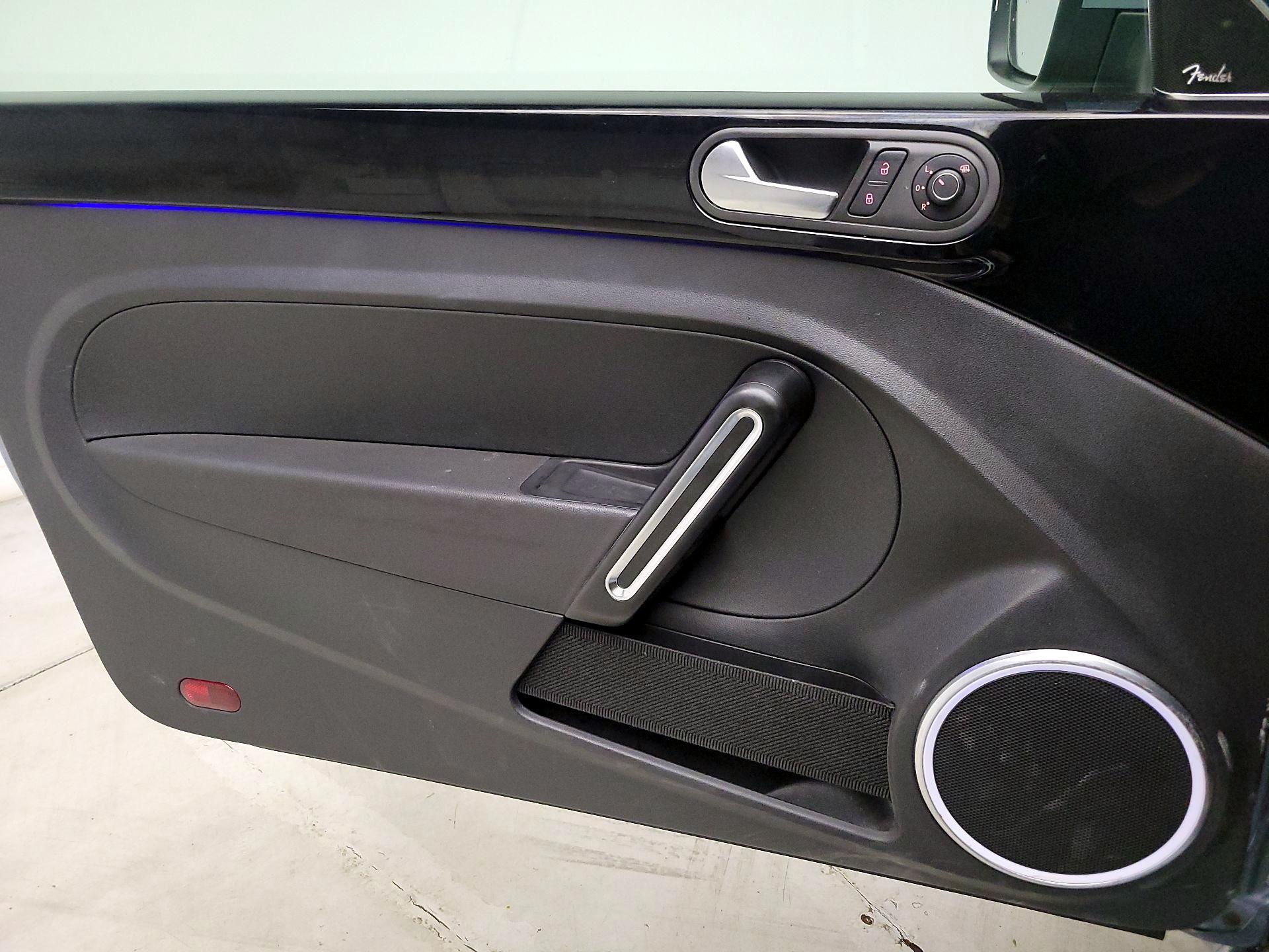 Thumbnail: 2019 Volkswagen Beetle - 12