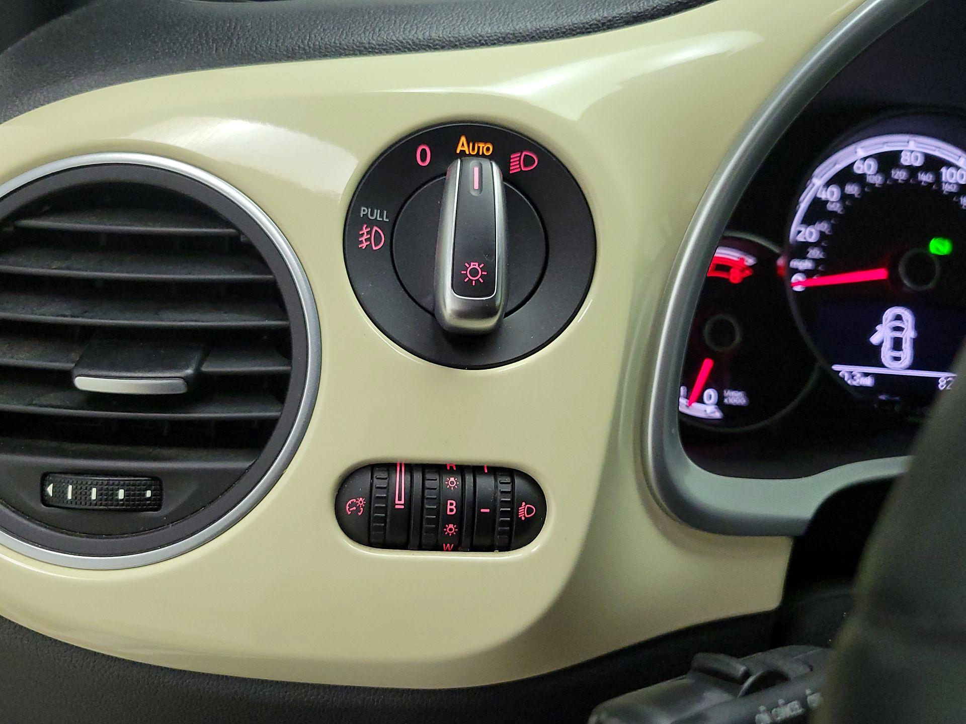 Thumbnail: 2019 Volkswagen Beetle - 13