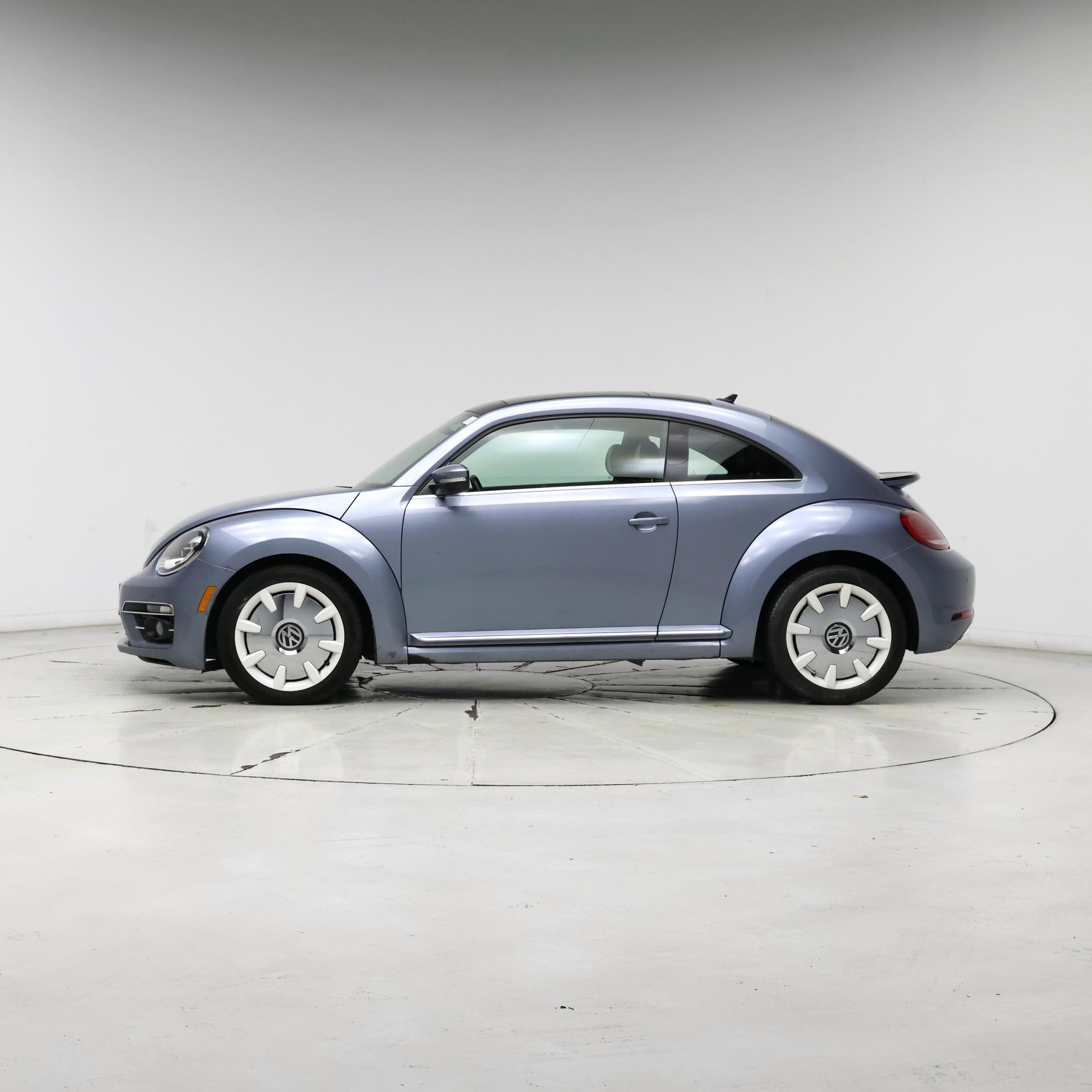 Thumbnail: 2019 Volkswagen Beetle - 3