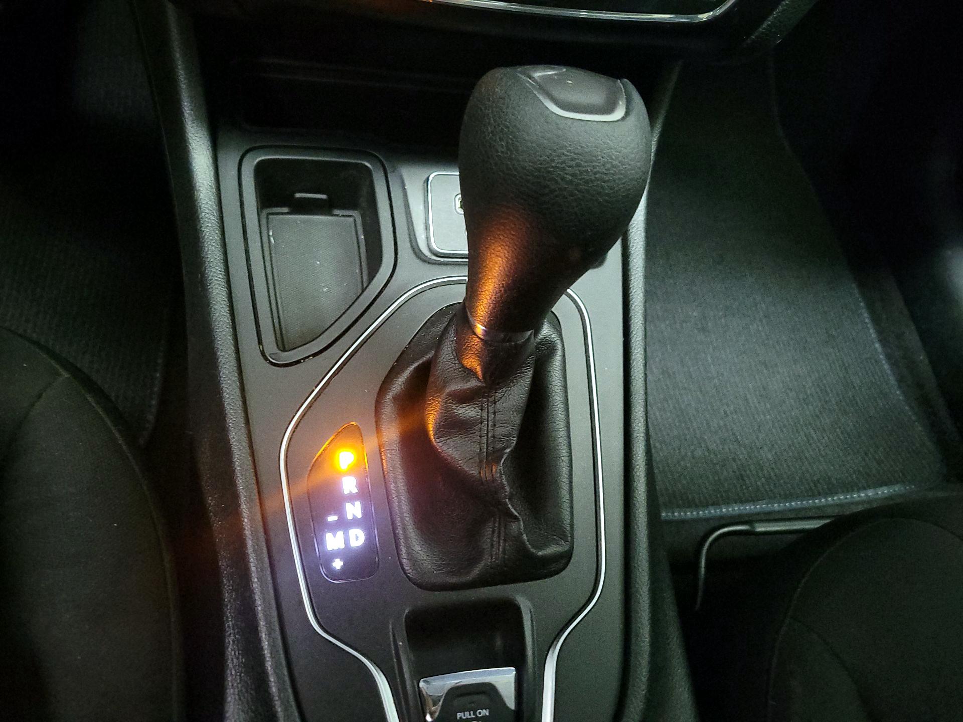 Thumbnail: 2019 Jeep Cherokee - 17