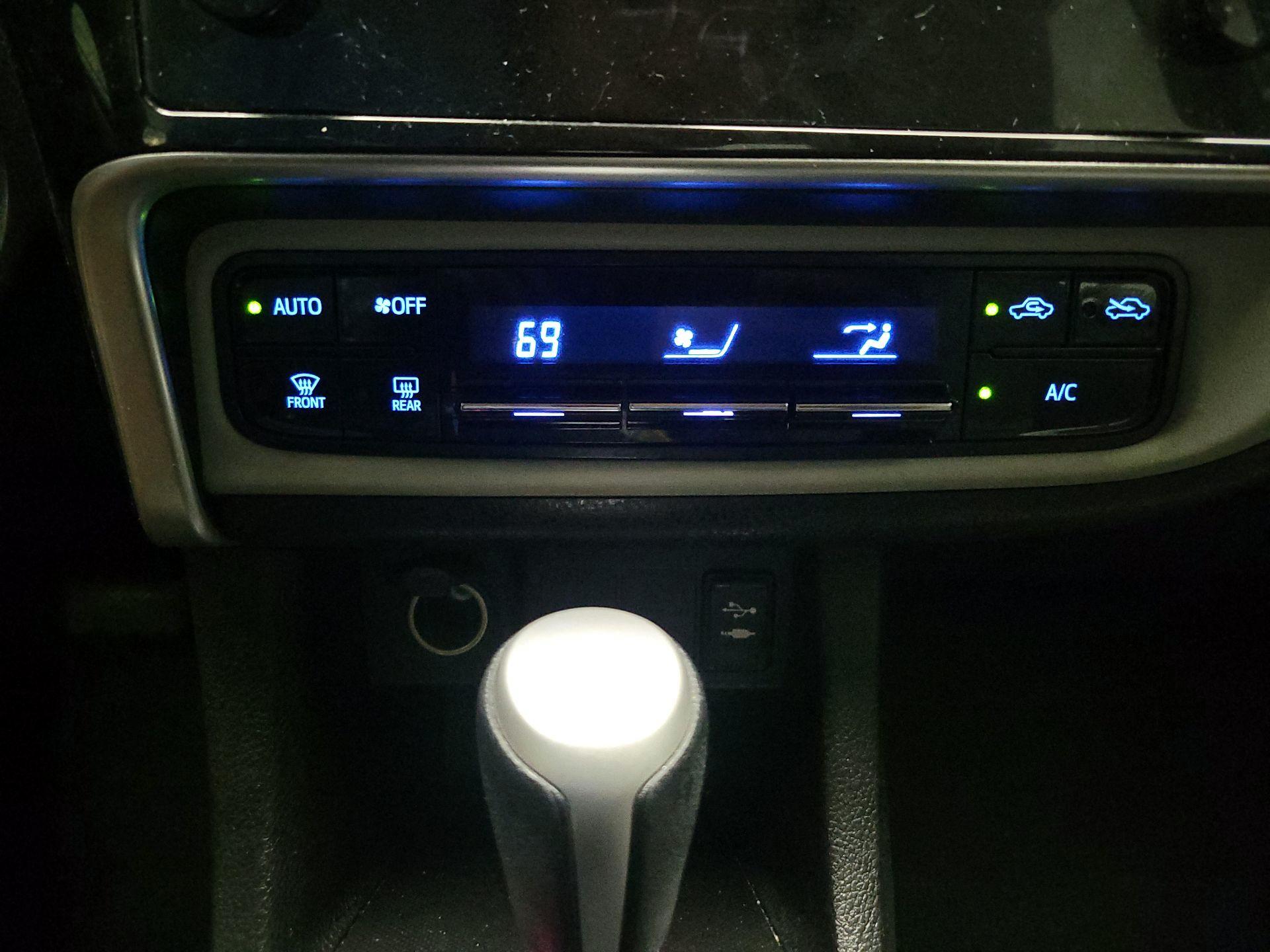 Thumbnail: 2019 Toyota Corolla - 16