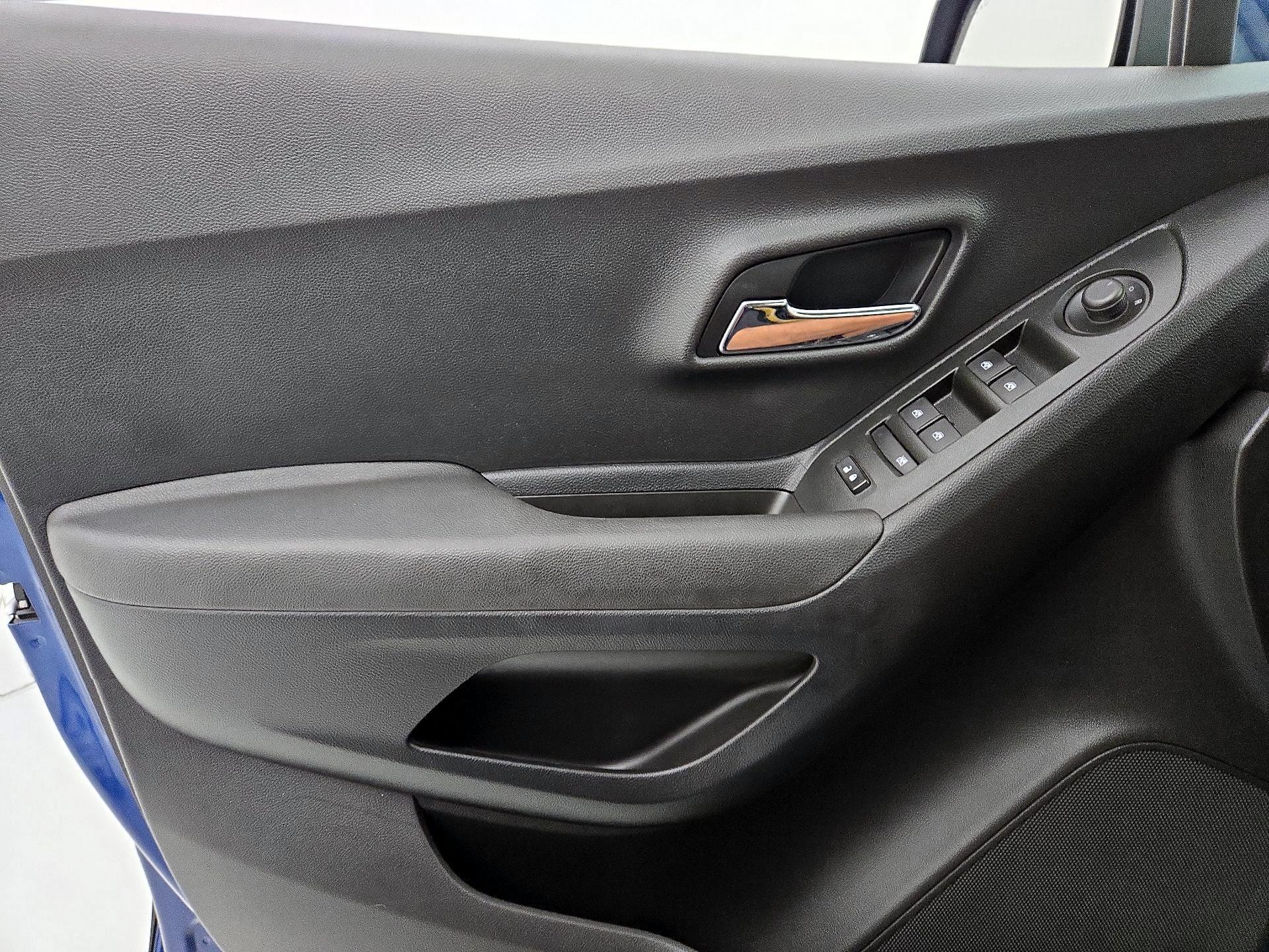 Thumbnail: 2020 Chevrolet Trax - 12