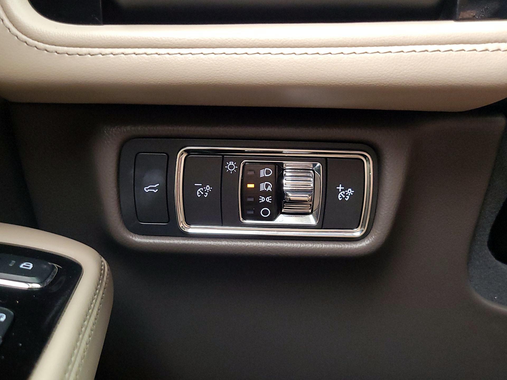 Thumbnail: 2021 Lincoln Aviator - 13