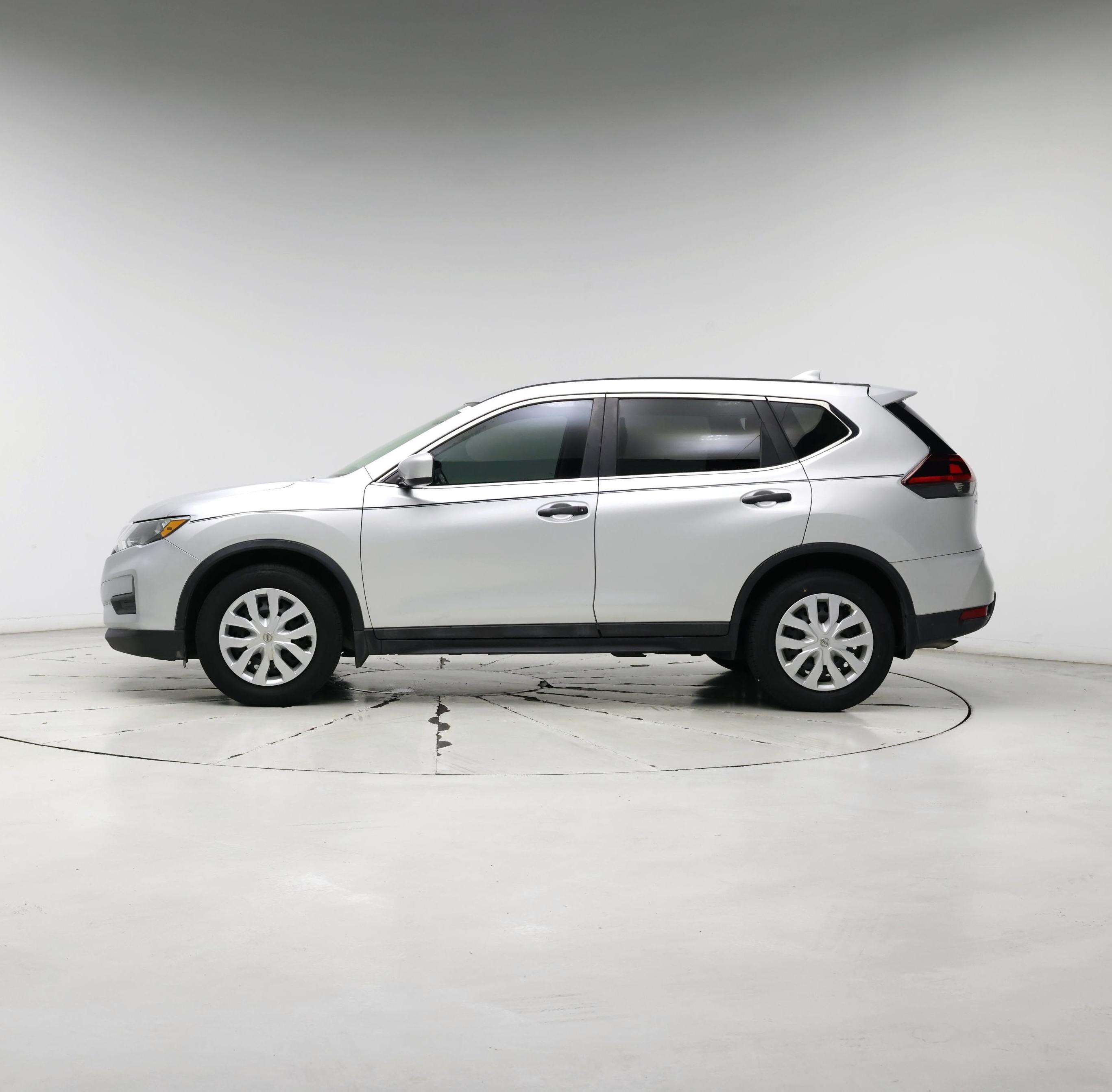 Thumbnail: 2018 Nissan Rogue - 3