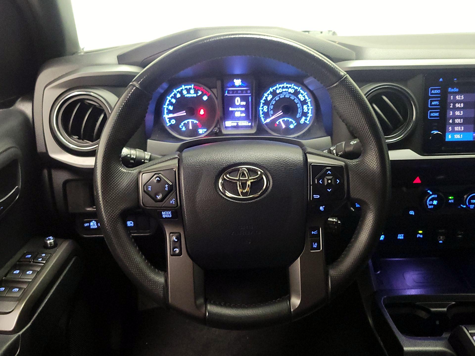 Thumbnail: 2018 Toyota Tacoma - 10