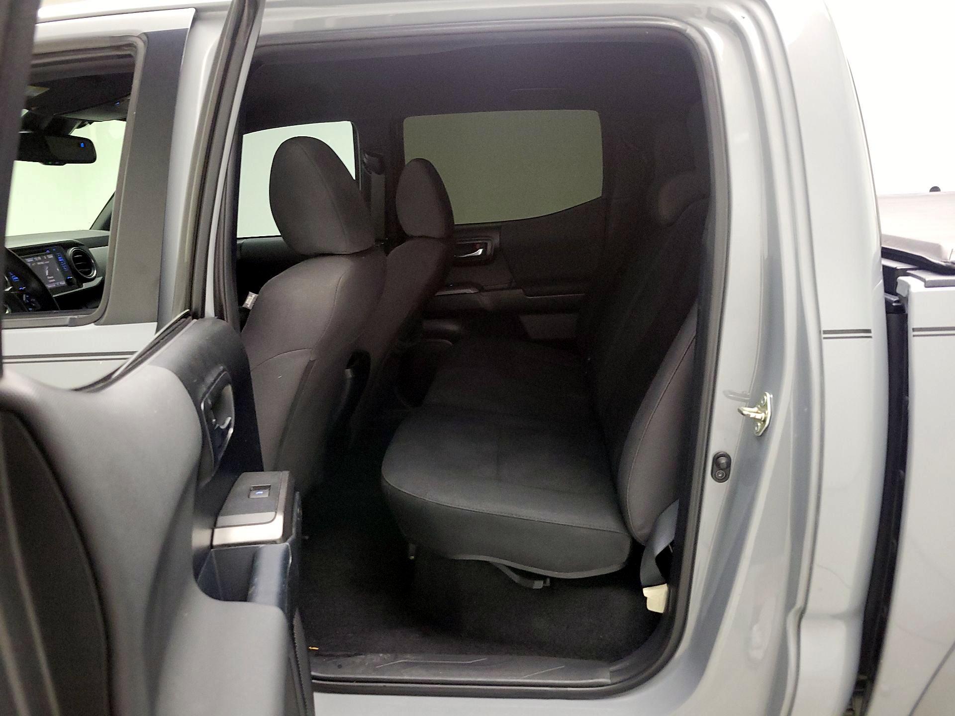 Thumbnail: 2018 Toyota Tacoma - 19