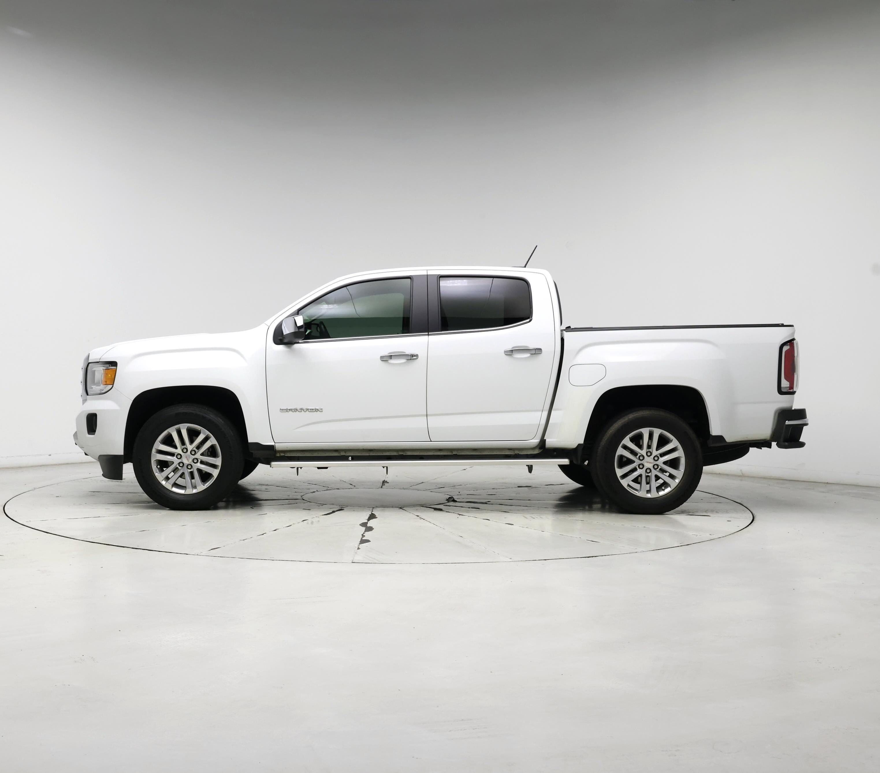 Thumbnail: 2018 GMC Canyon - 3