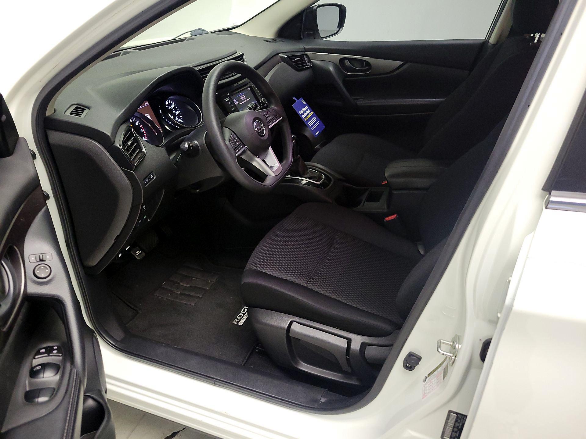 Thumbnail: 2021 Nissan Rogue Sport - 11
