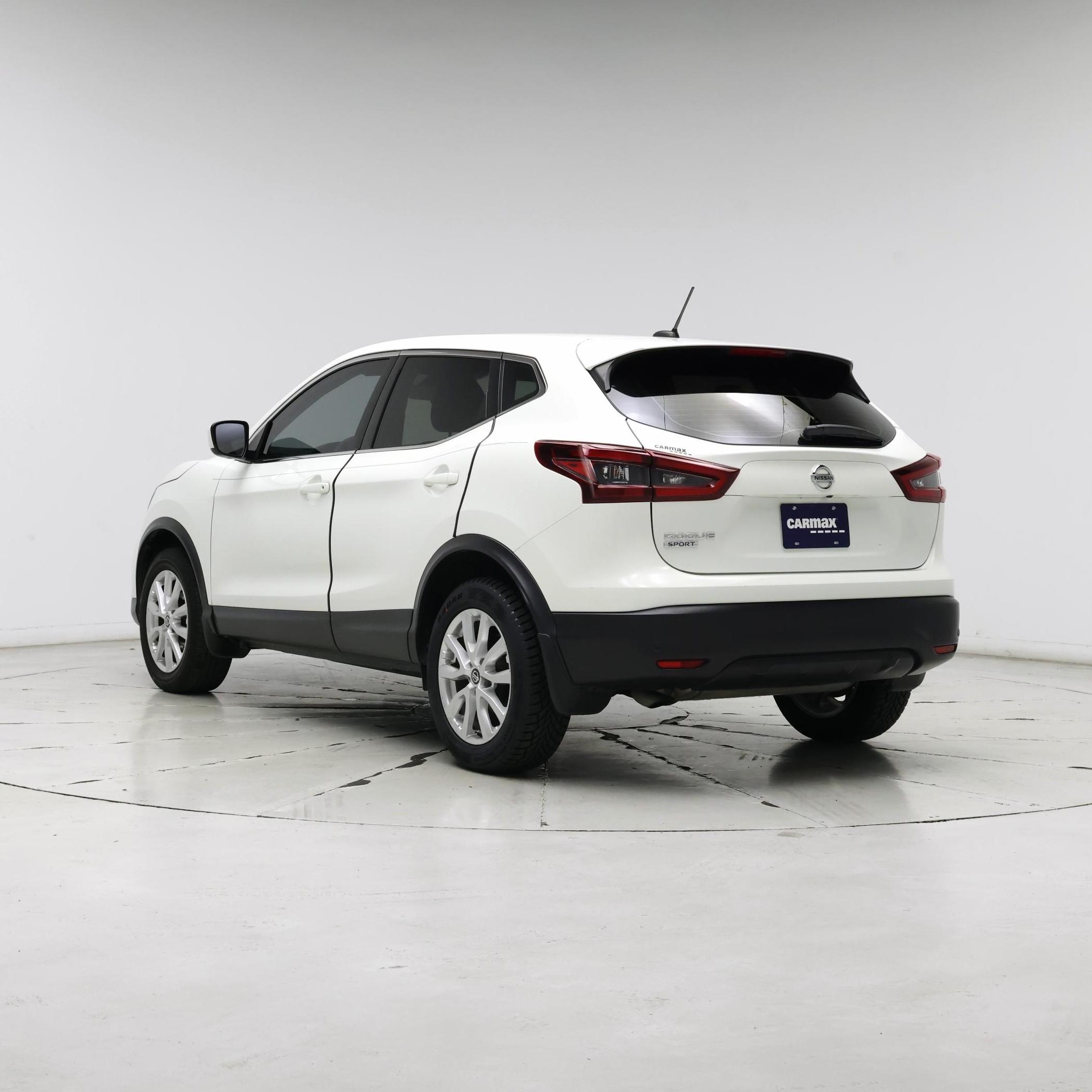 Thumbnail: 2021 Nissan Rogue Sport - 2
