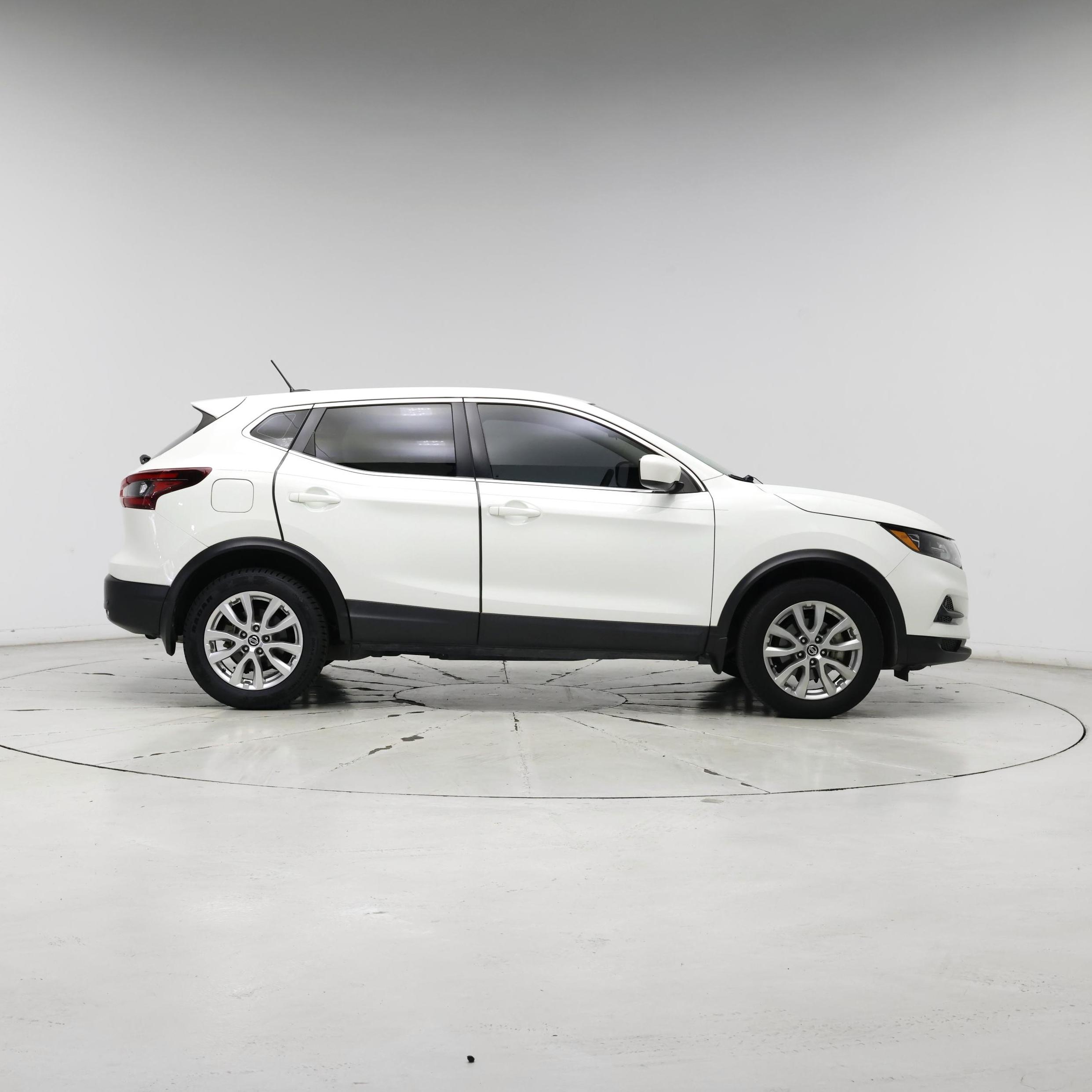 Thumbnail: 2021 Nissan Rogue Sport - 7