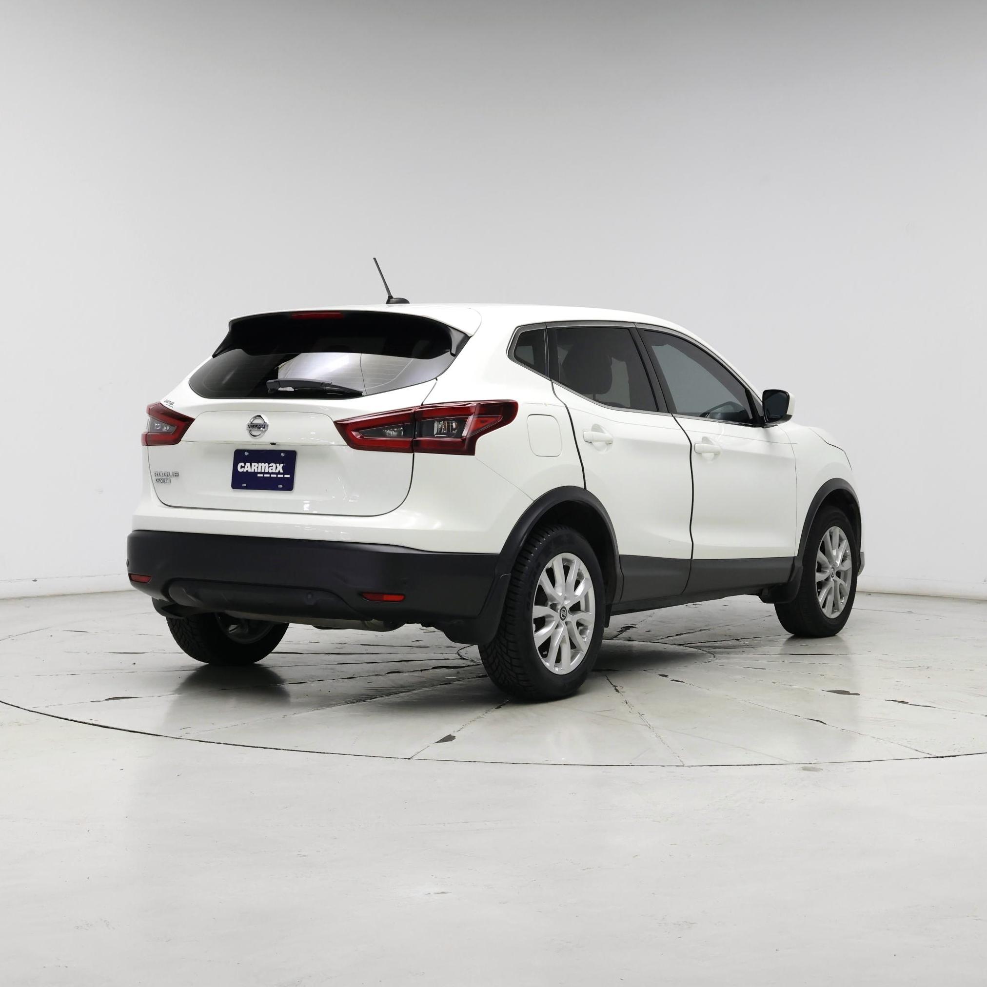 Thumbnail: 2021 Nissan Rogue Sport - 8