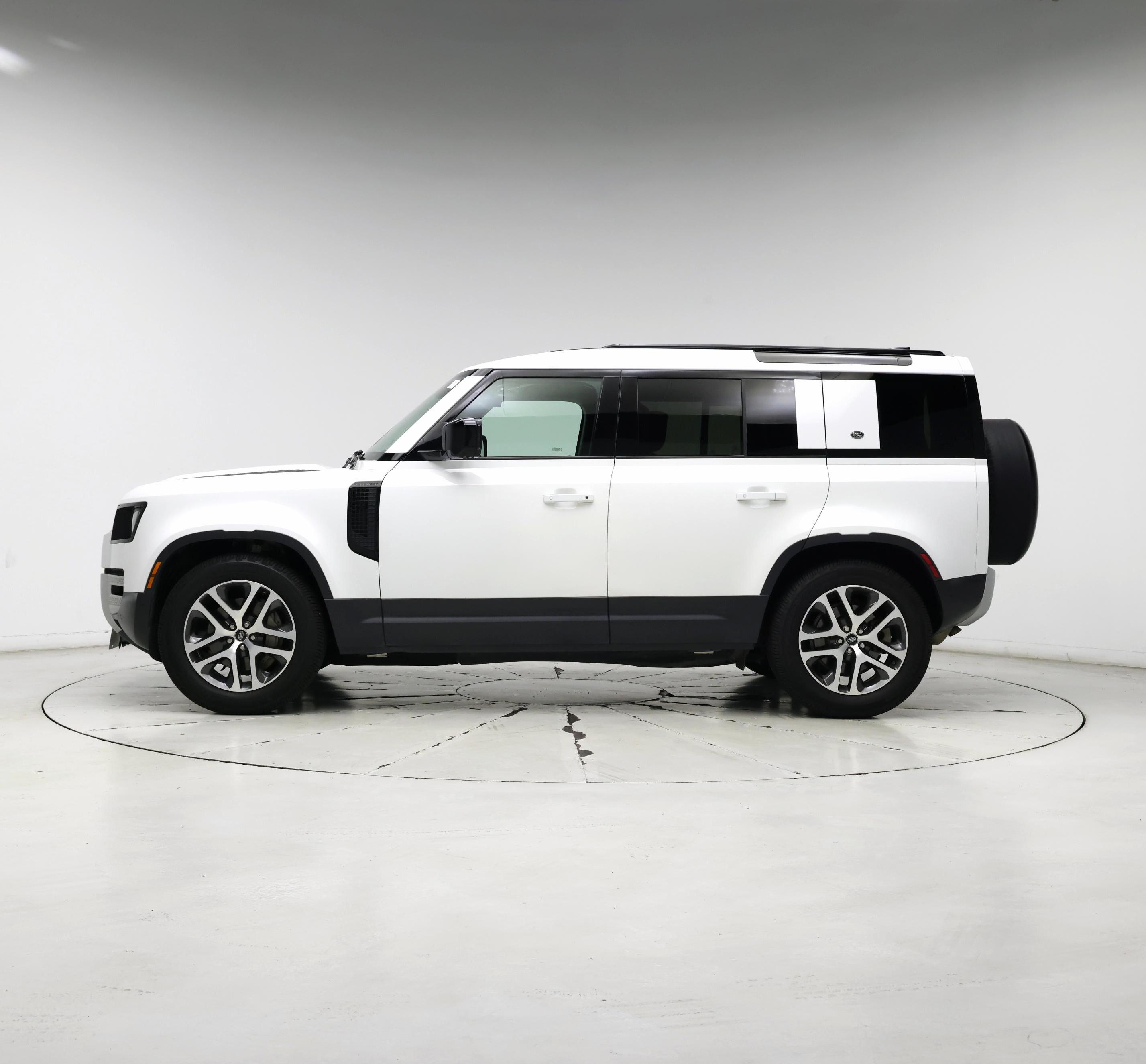 Thumbnail: 2020 Land Rover Defender - 3