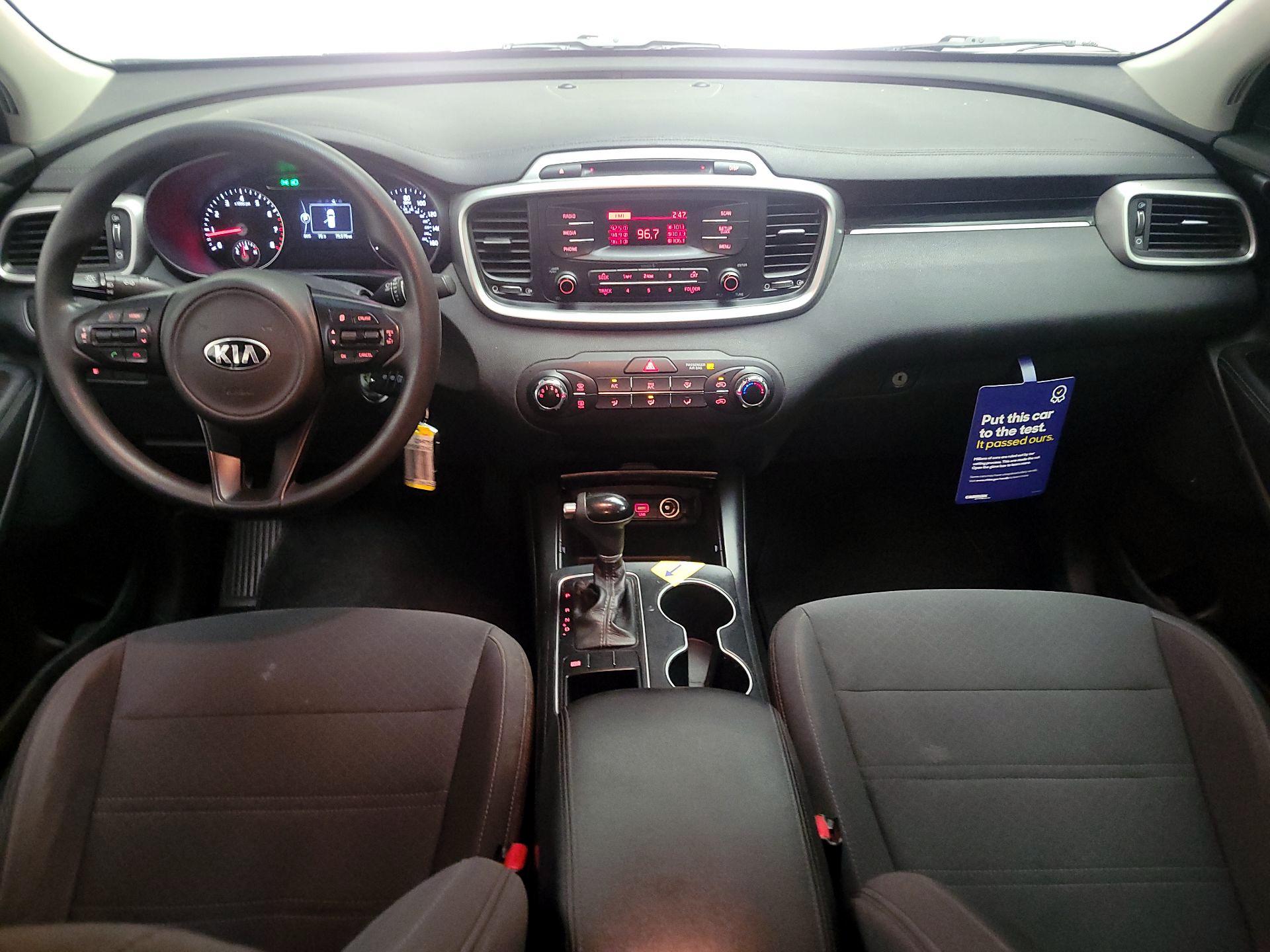 Thumbnail: 2017 Kia Sorento - 9