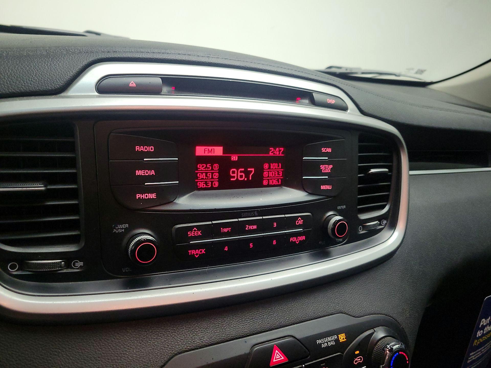 Thumbnail: 2017 Kia Sorento - 14