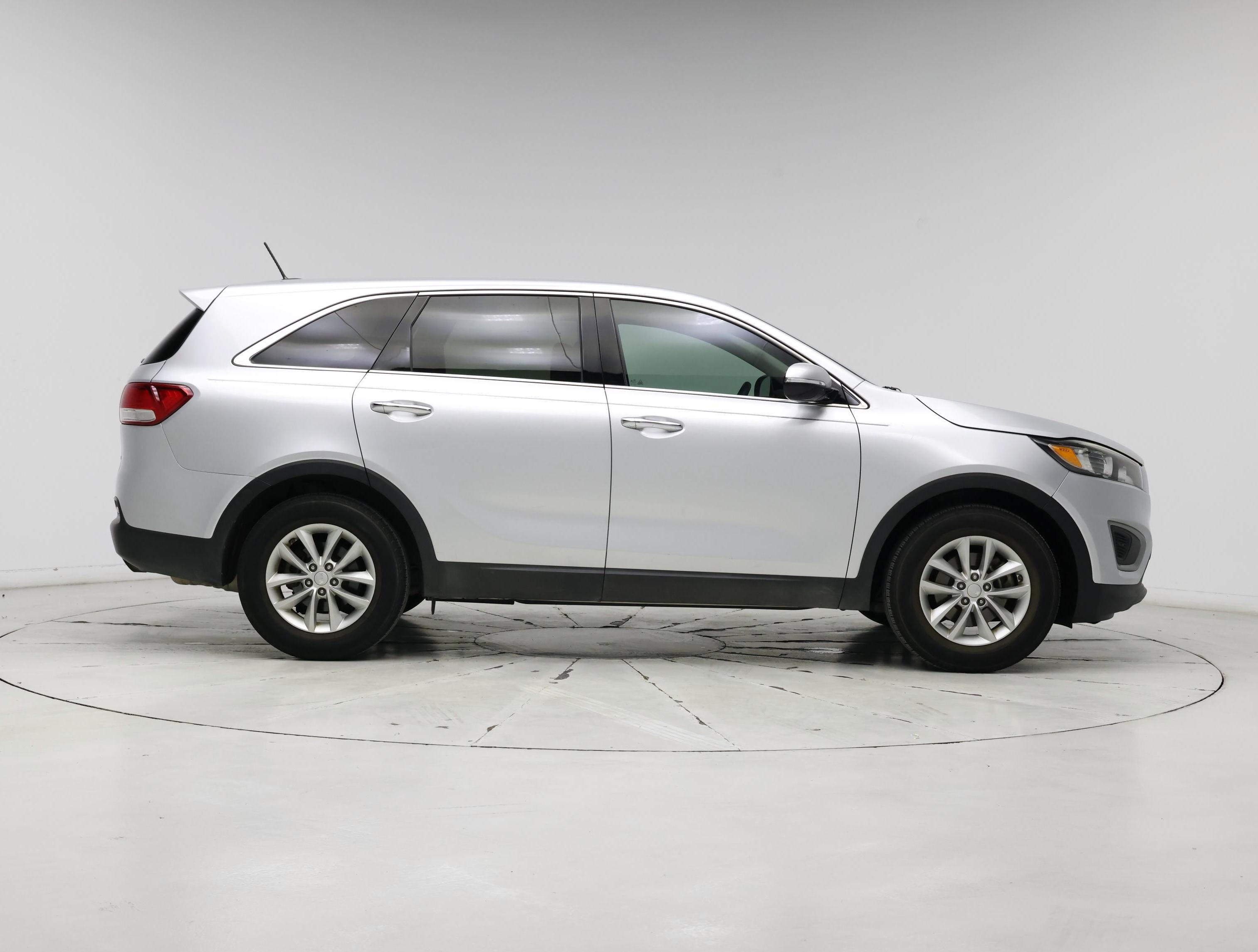 Thumbnail: 2017 Kia Sorento - 7