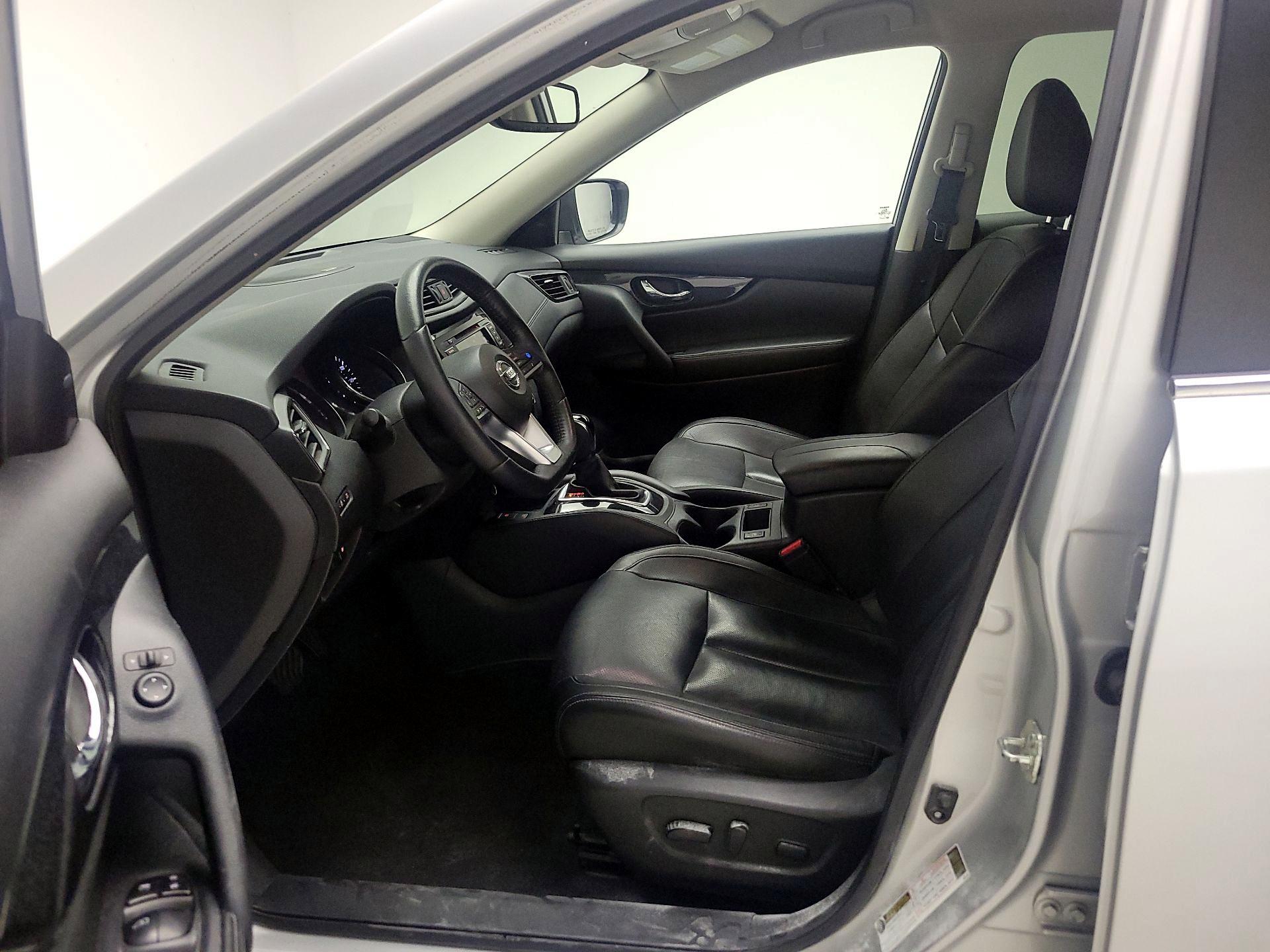 Thumbnail: 2019 Nissan Rogue - 11