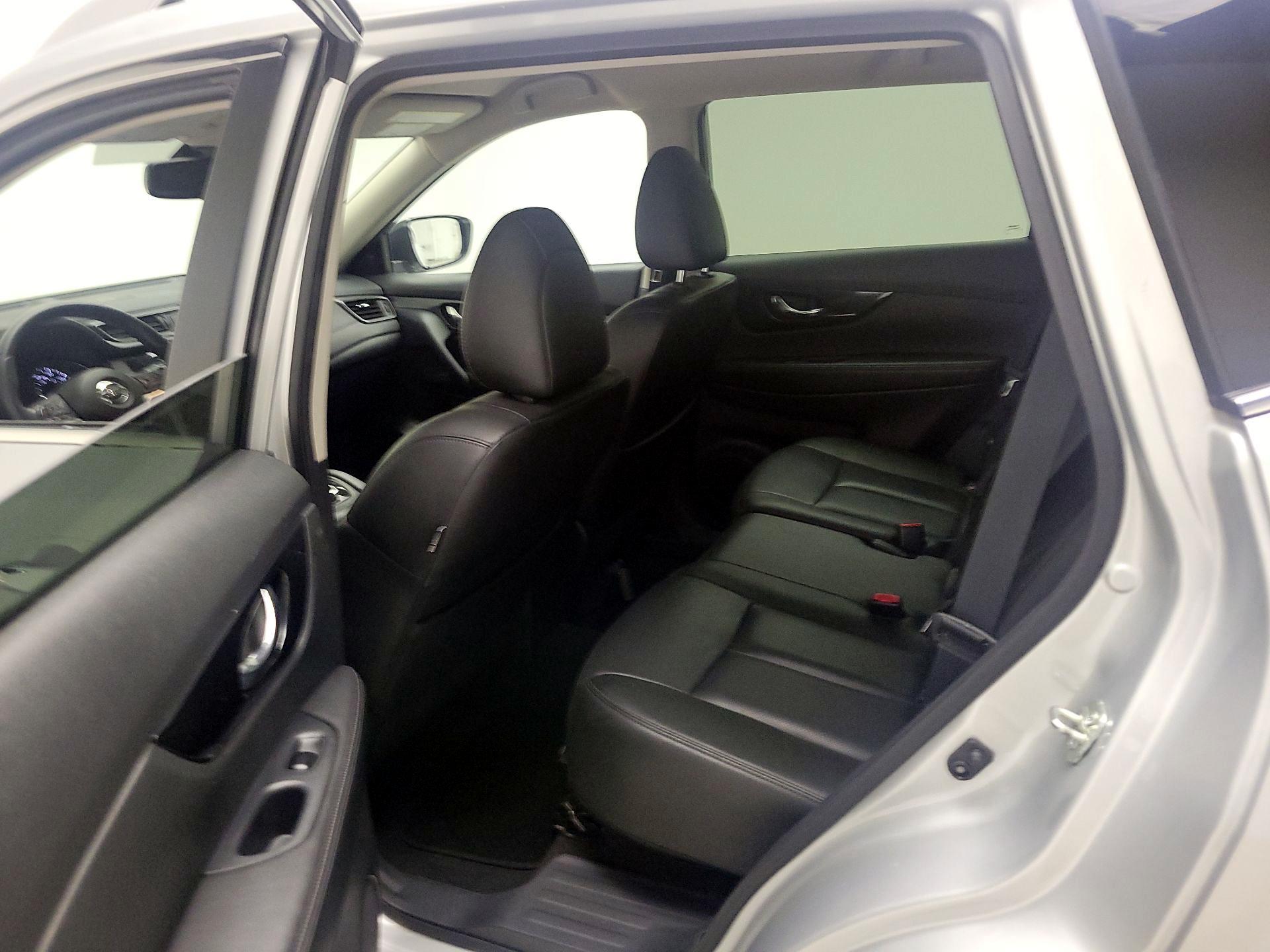 Thumbnail: 2019 Nissan Rogue - 19