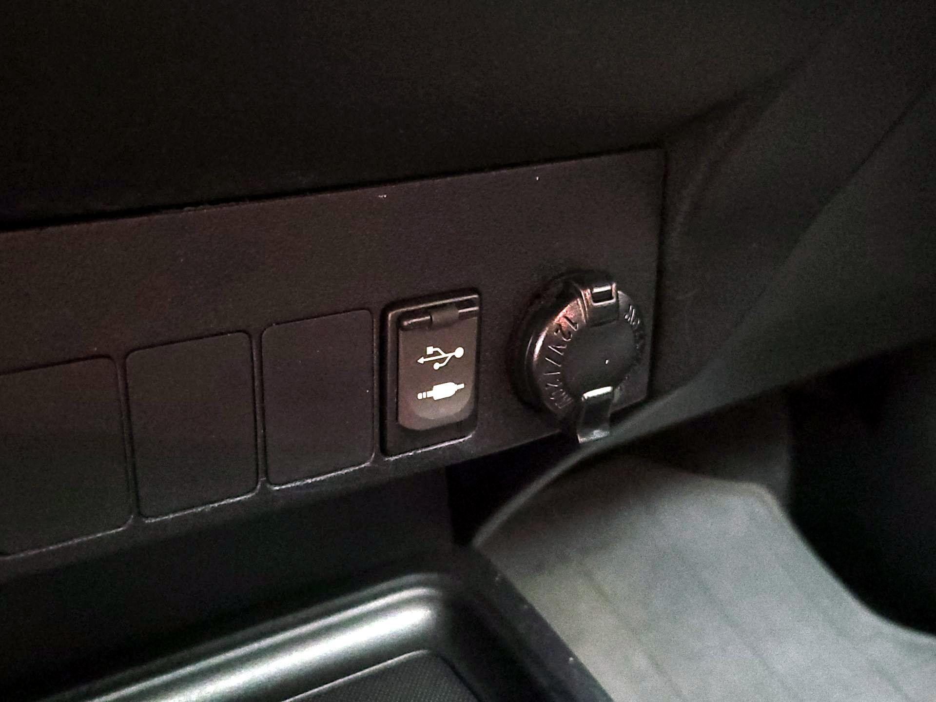 Thumbnail: 2014 Toyota RAV4 - 18
