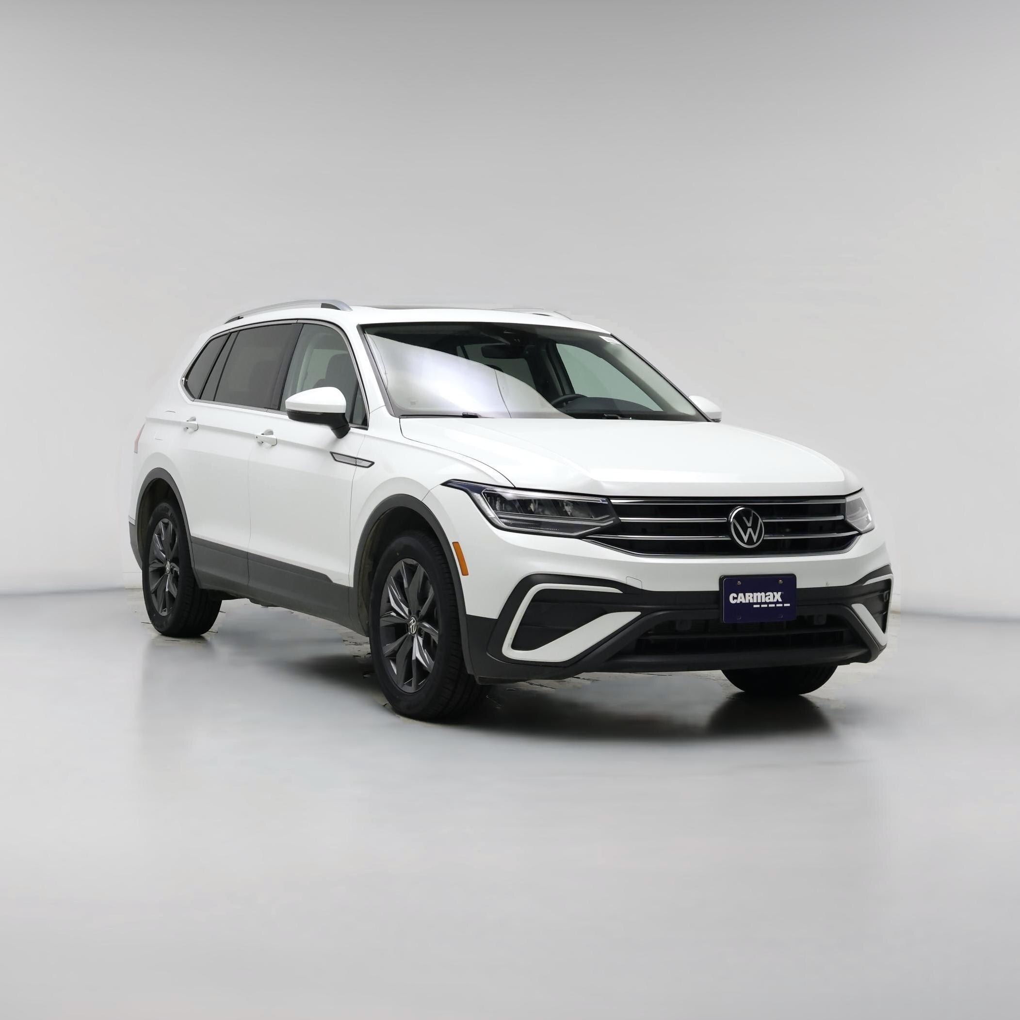 Thumbnail: 2022 Volkswagen Tiguan - 1