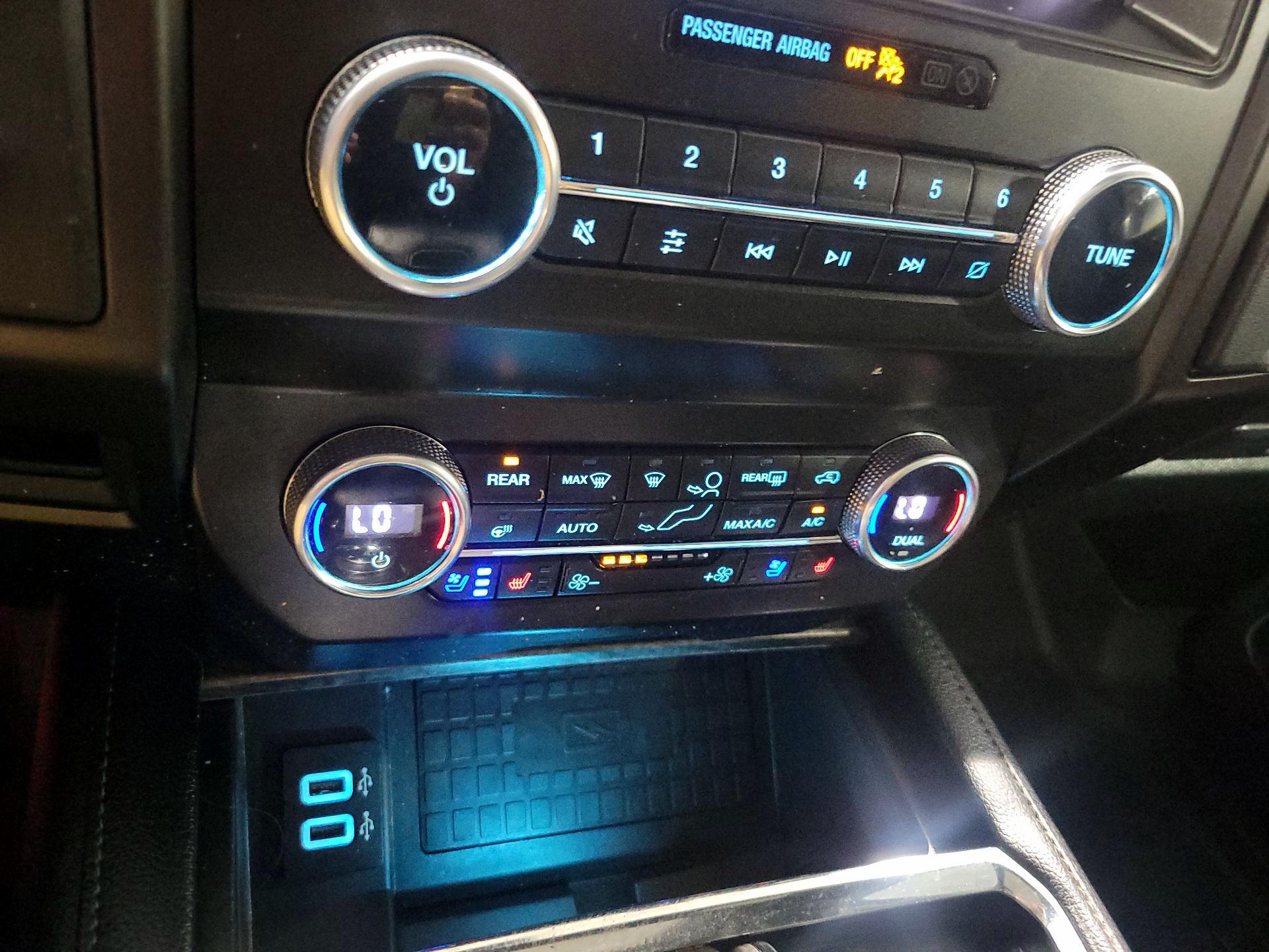 Thumbnail: 2019 Ford Expedition - 17