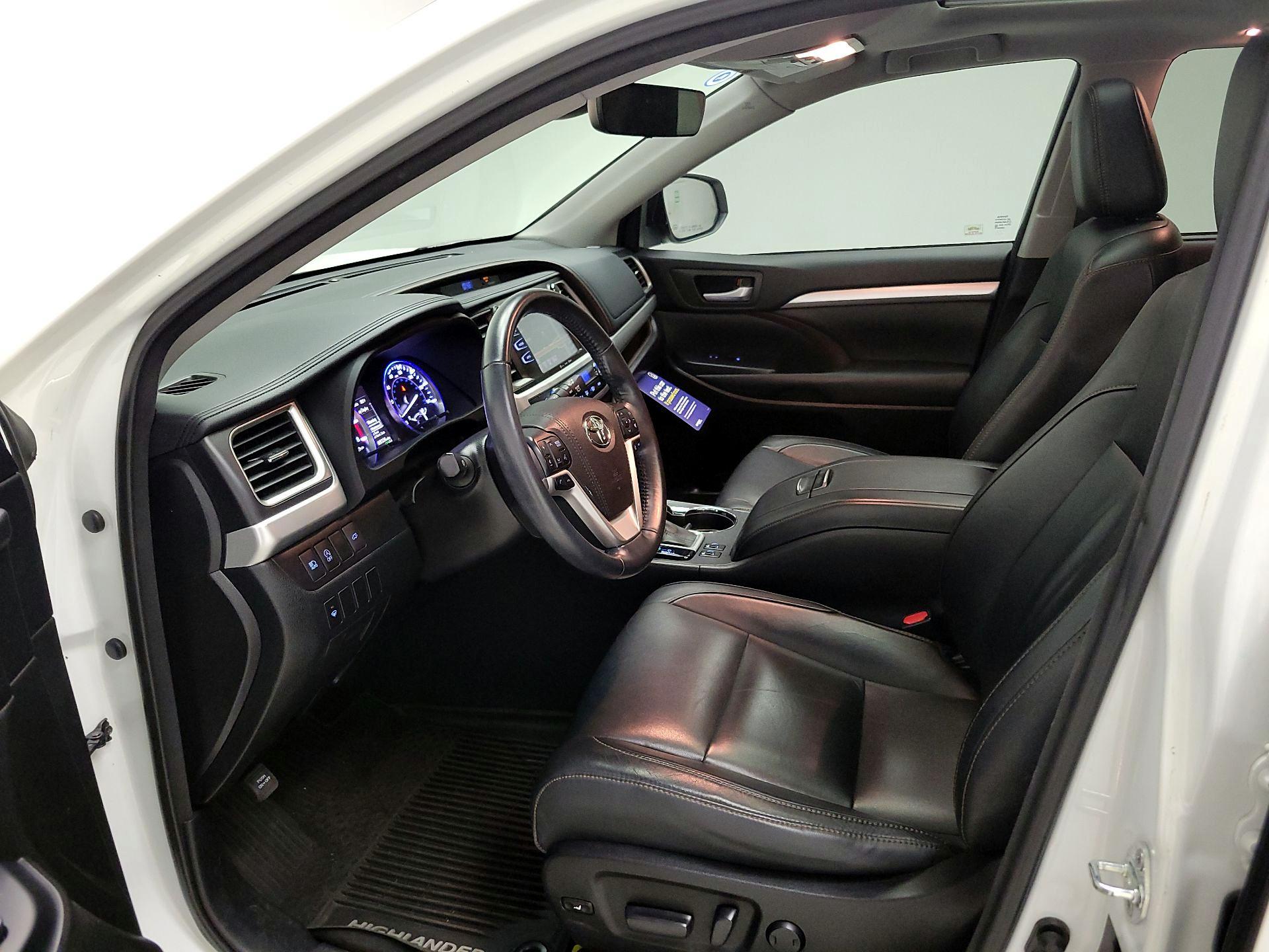 Thumbnail: 2017 Toyota Highlander - 11