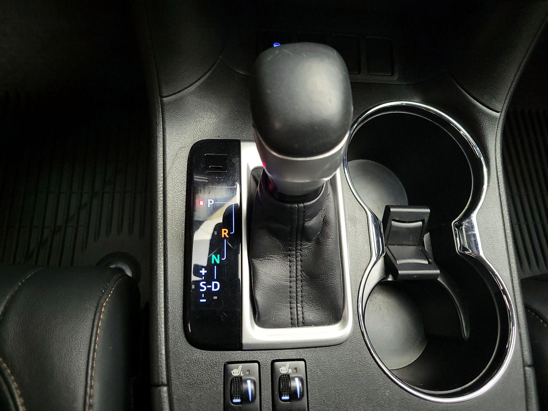 Thumbnail: 2017 Toyota Highlander - 18