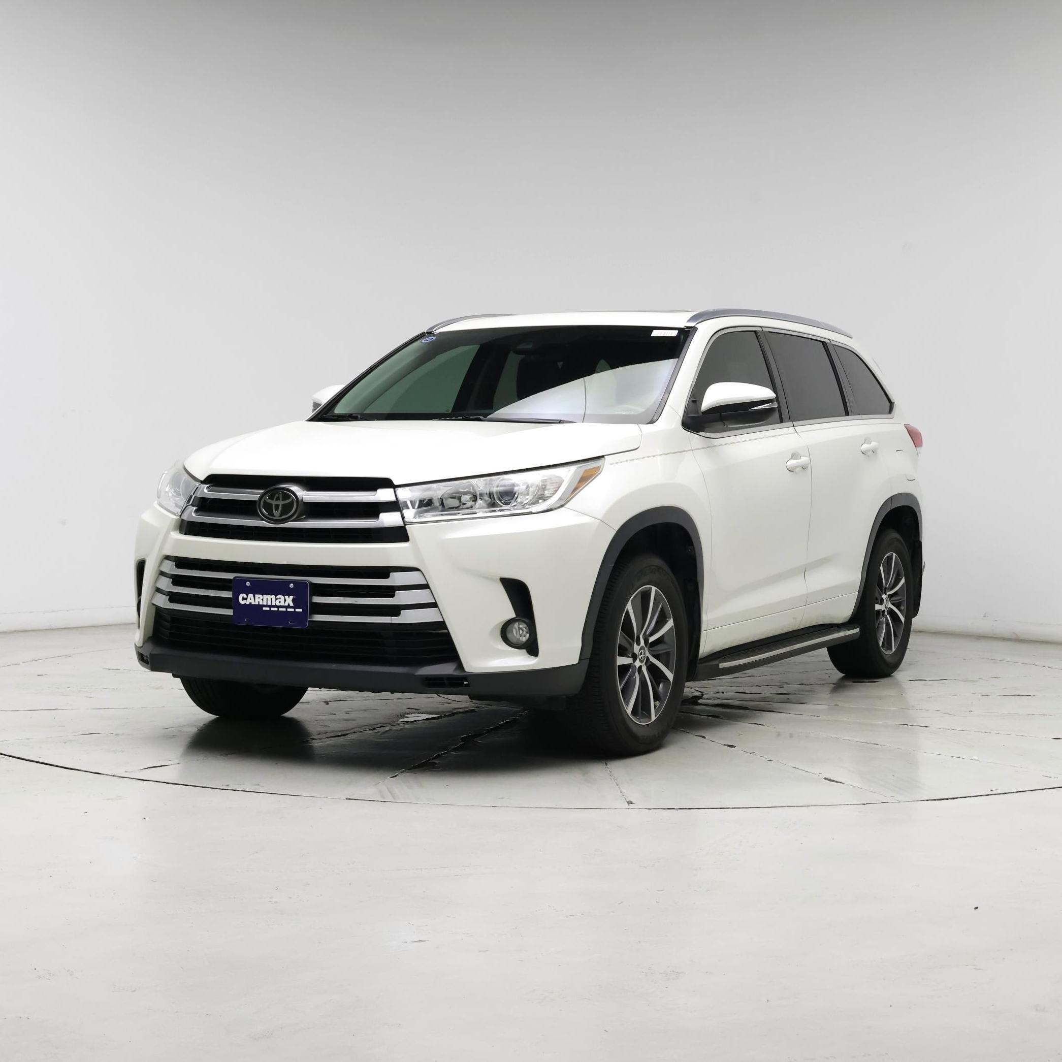 Thumbnail: 2017 Toyota Highlander - 4