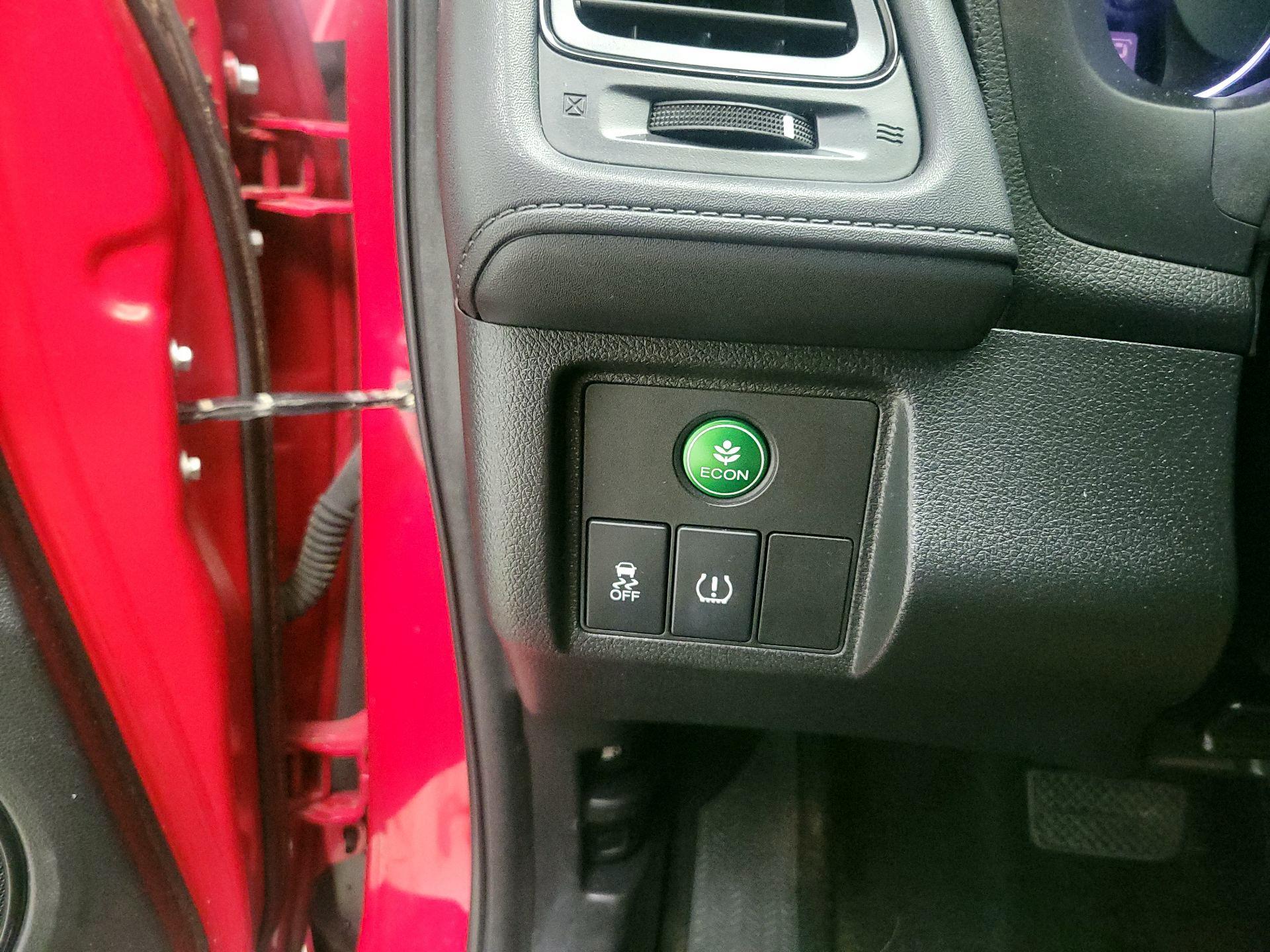 Thumbnail: 2016 Honda HR-V - 13