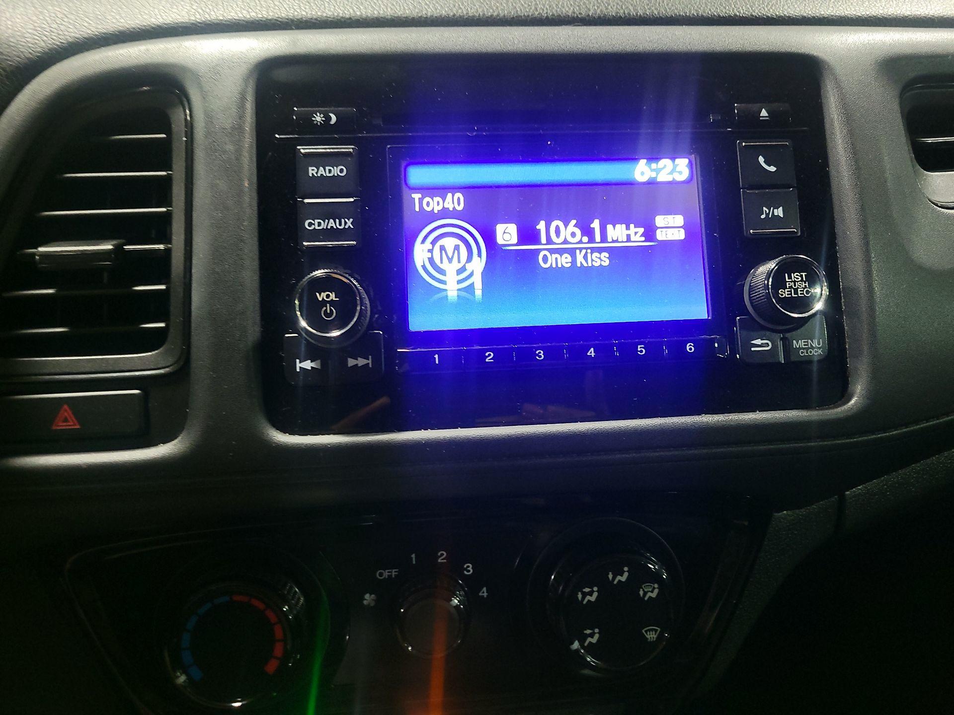 Thumbnail: 2016 Honda HR-V - 15