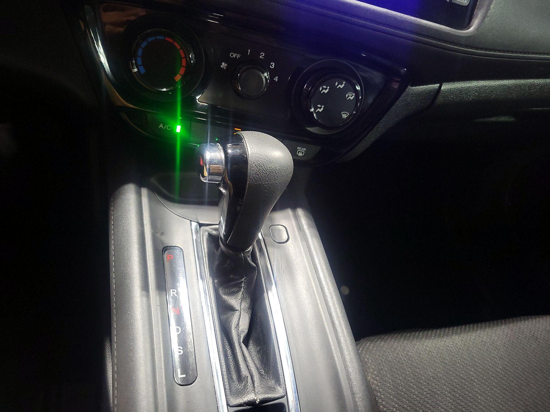 Thumbnail: 2016 Honda HR-V - 17