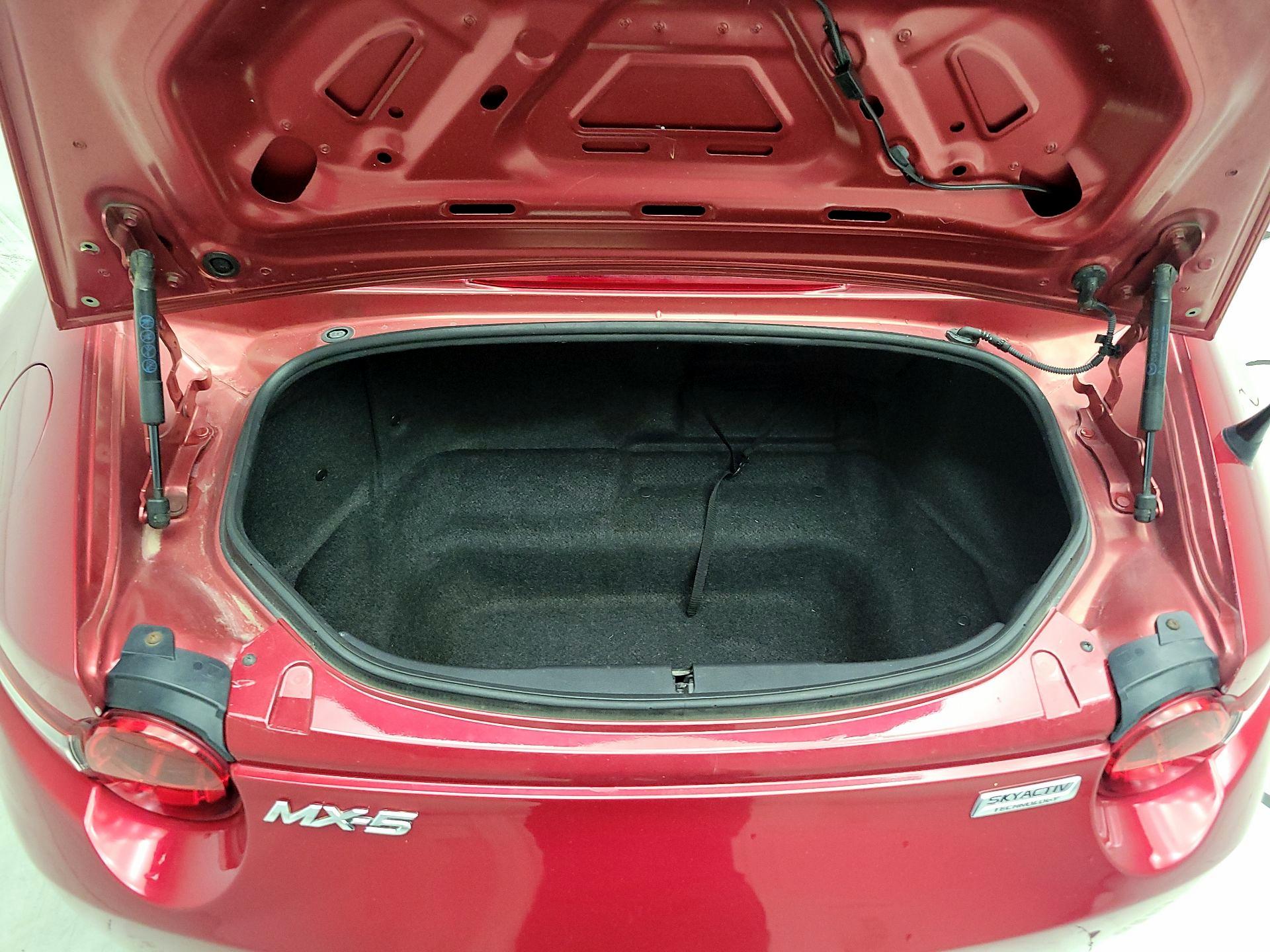 Thumbnail: 2016 Mazda MX-5 Miata - 18
