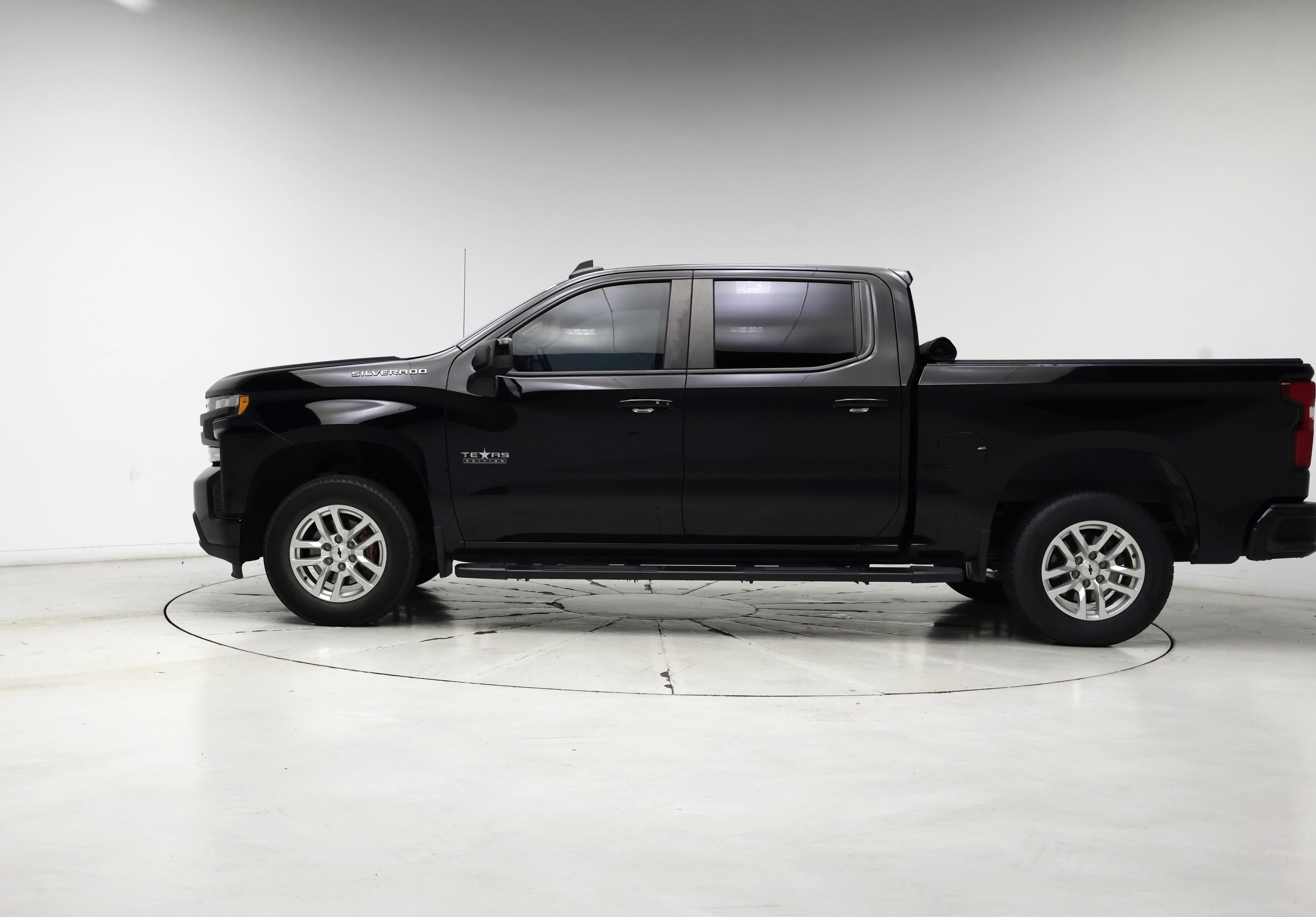 Thumbnail: 2021 Chevrolet Silverado 1500 - 3
