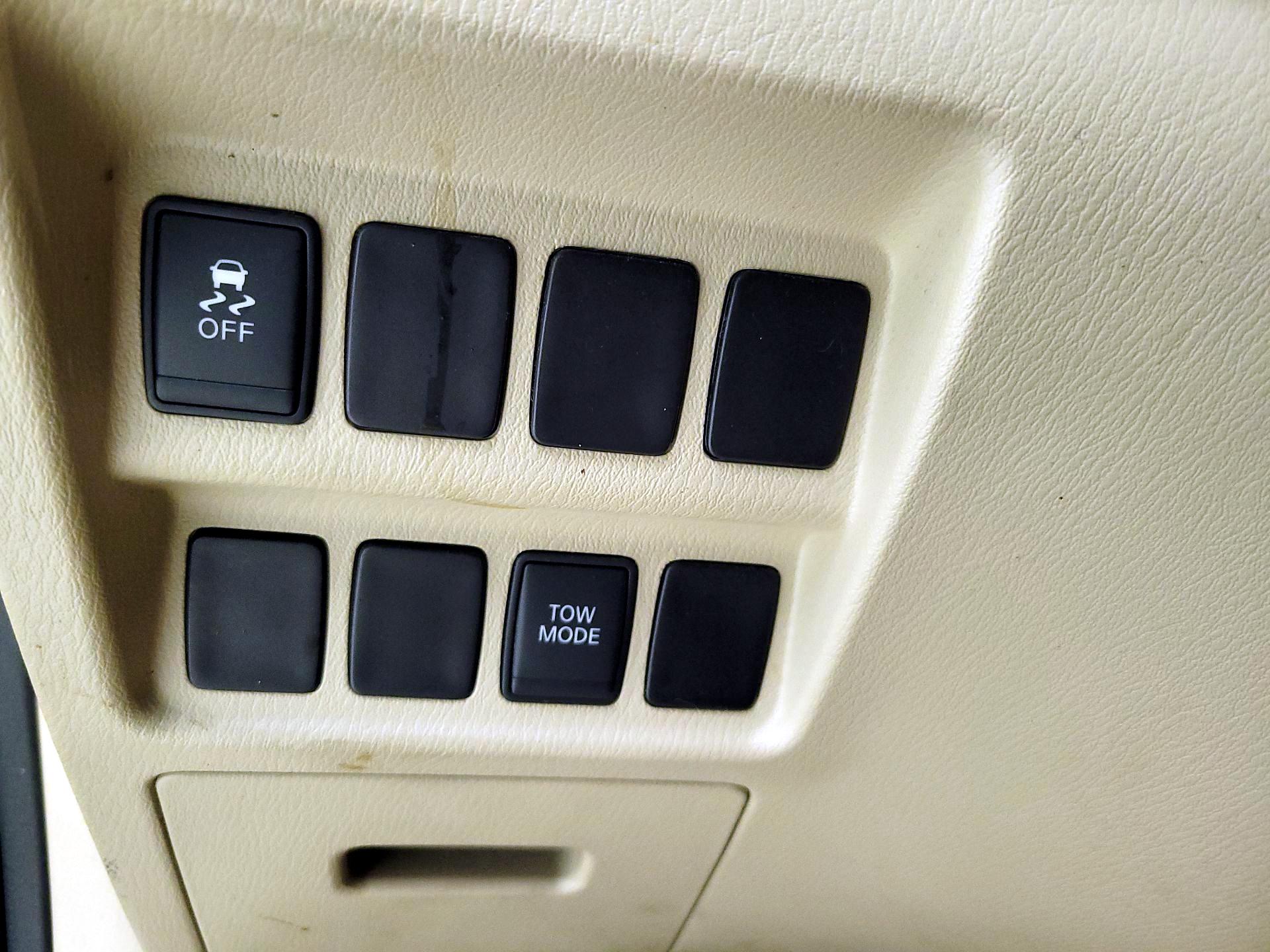 Thumbnail: 2015 Nissan Pathfinder - 13