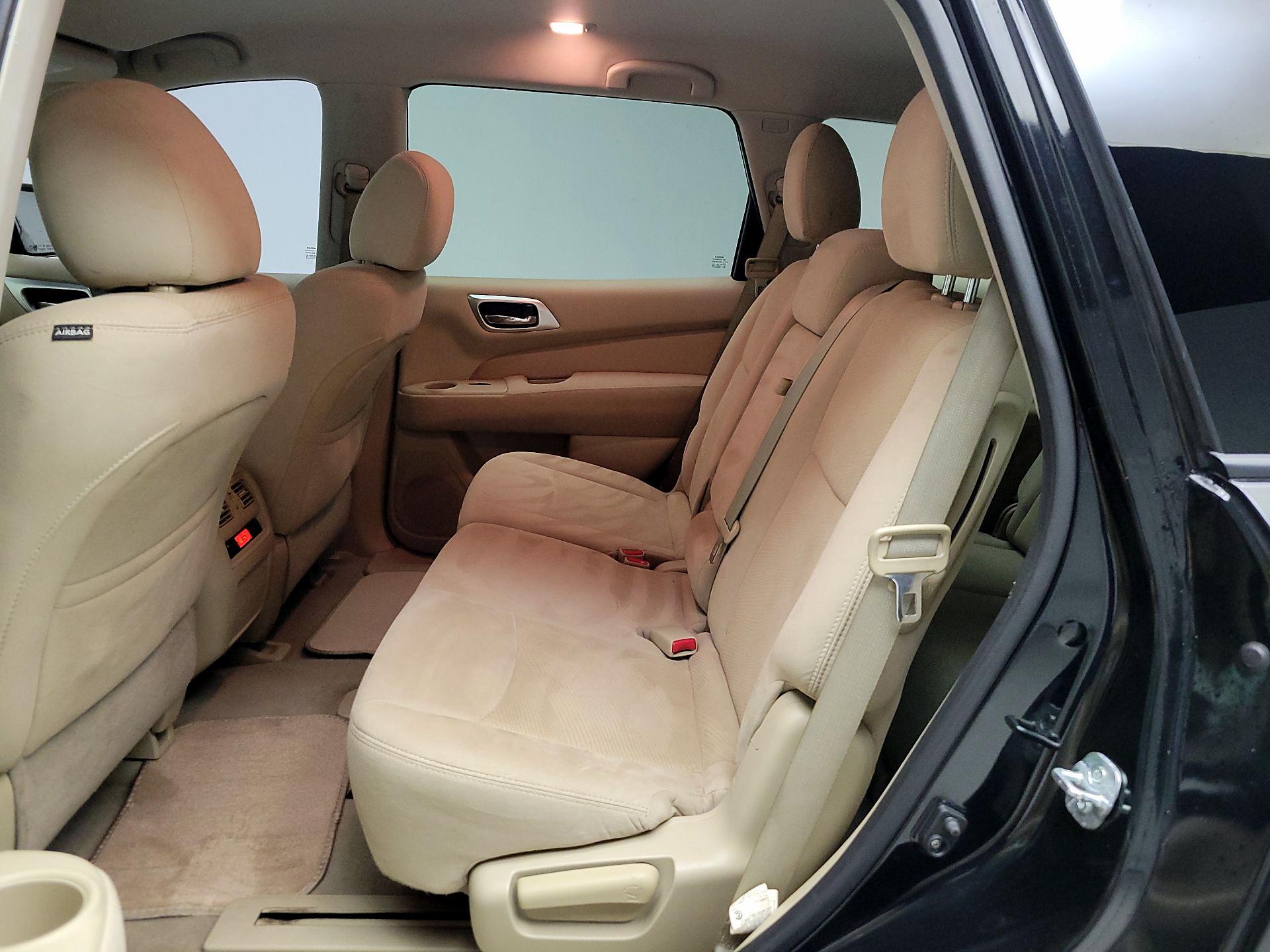 Thumbnail: 2015 Nissan Pathfinder - 19