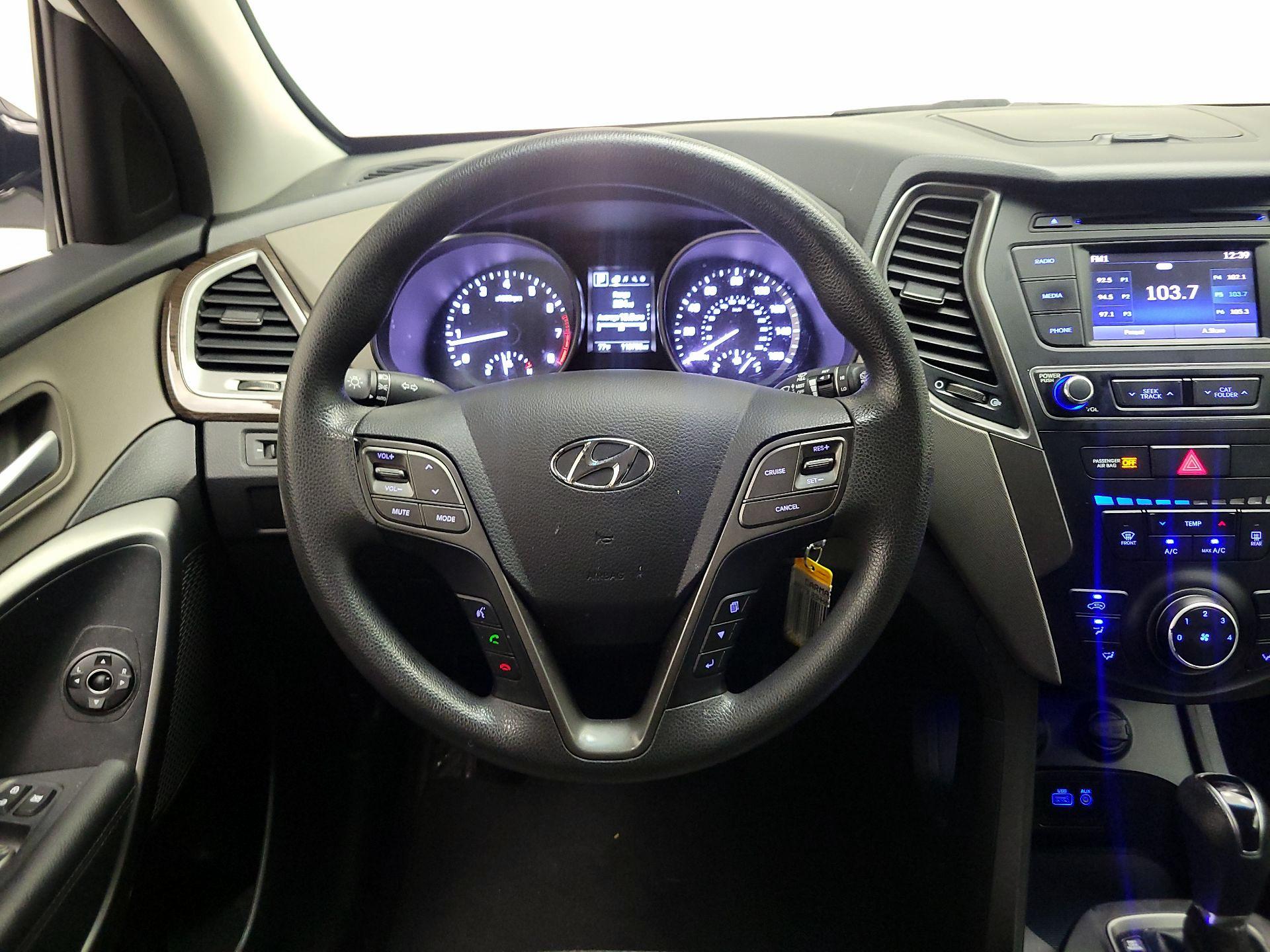 Thumbnail: 2017 Hyundai Santa Fe - 10