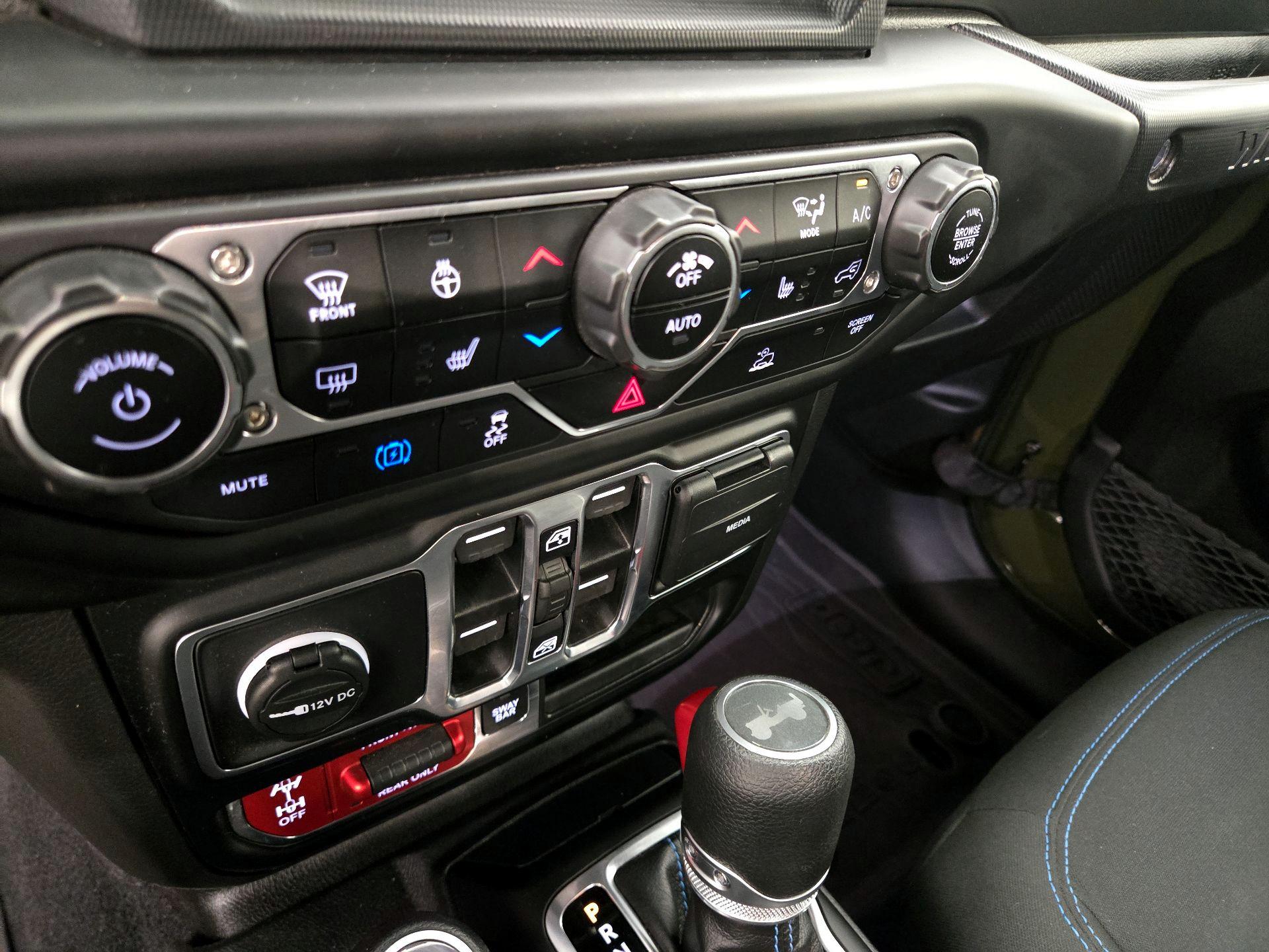 Thumbnail: 2023 Jeep Wrangler - 17