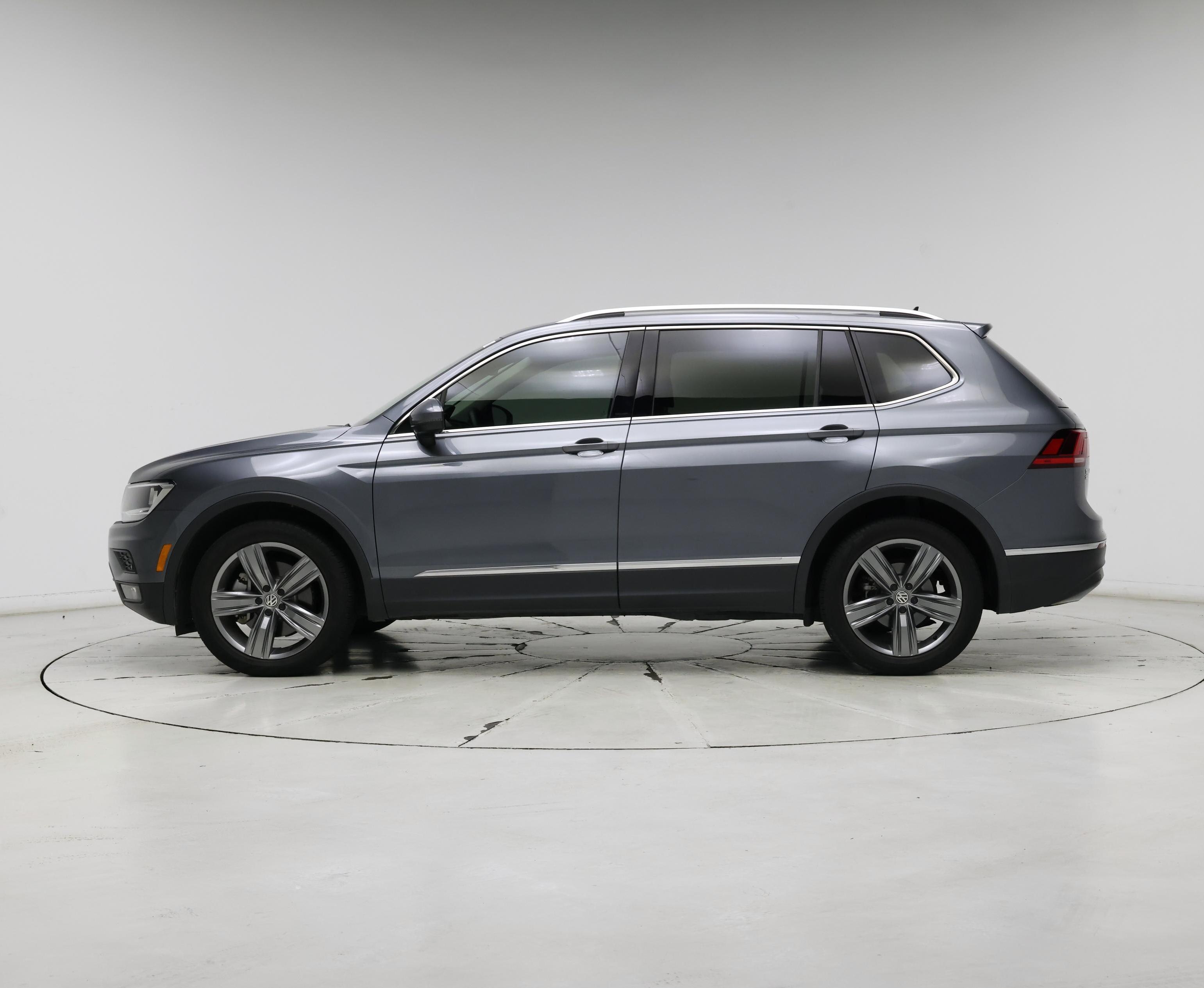 Thumbnail: 2021 Volkswagen Tiguan - 3