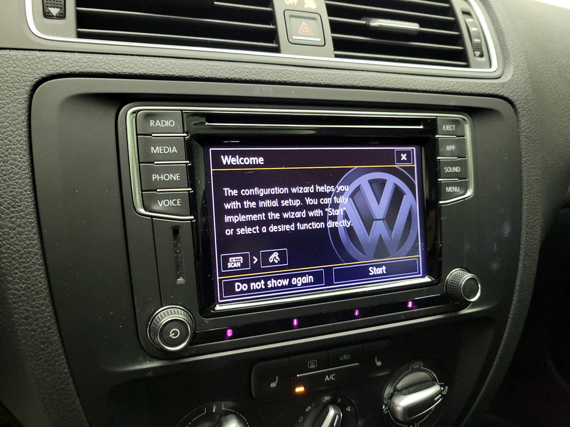 Thumbnail: 2018 Volkswagen Jetta - 15