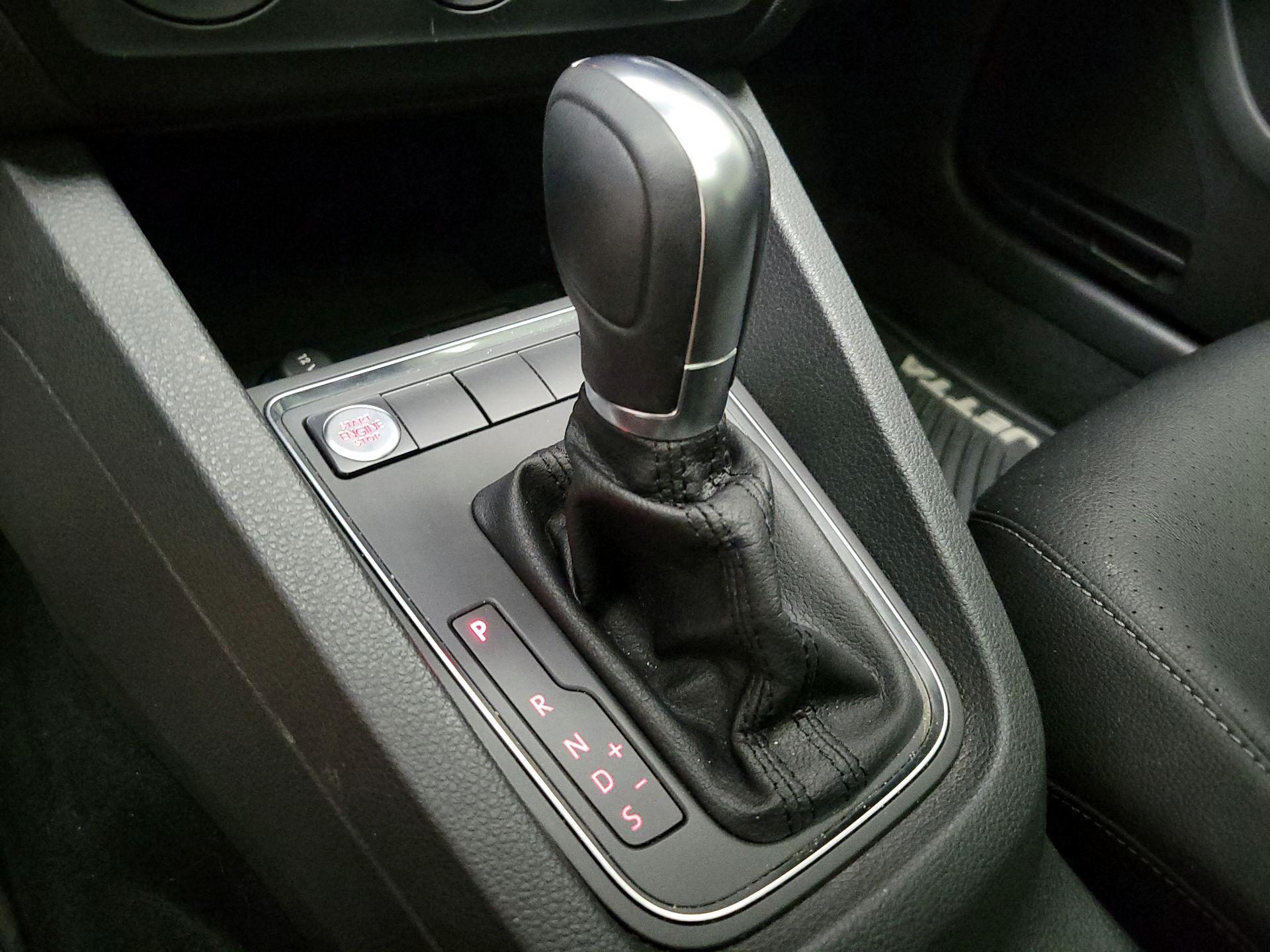 Thumbnail: 2018 Volkswagen Jetta - 17