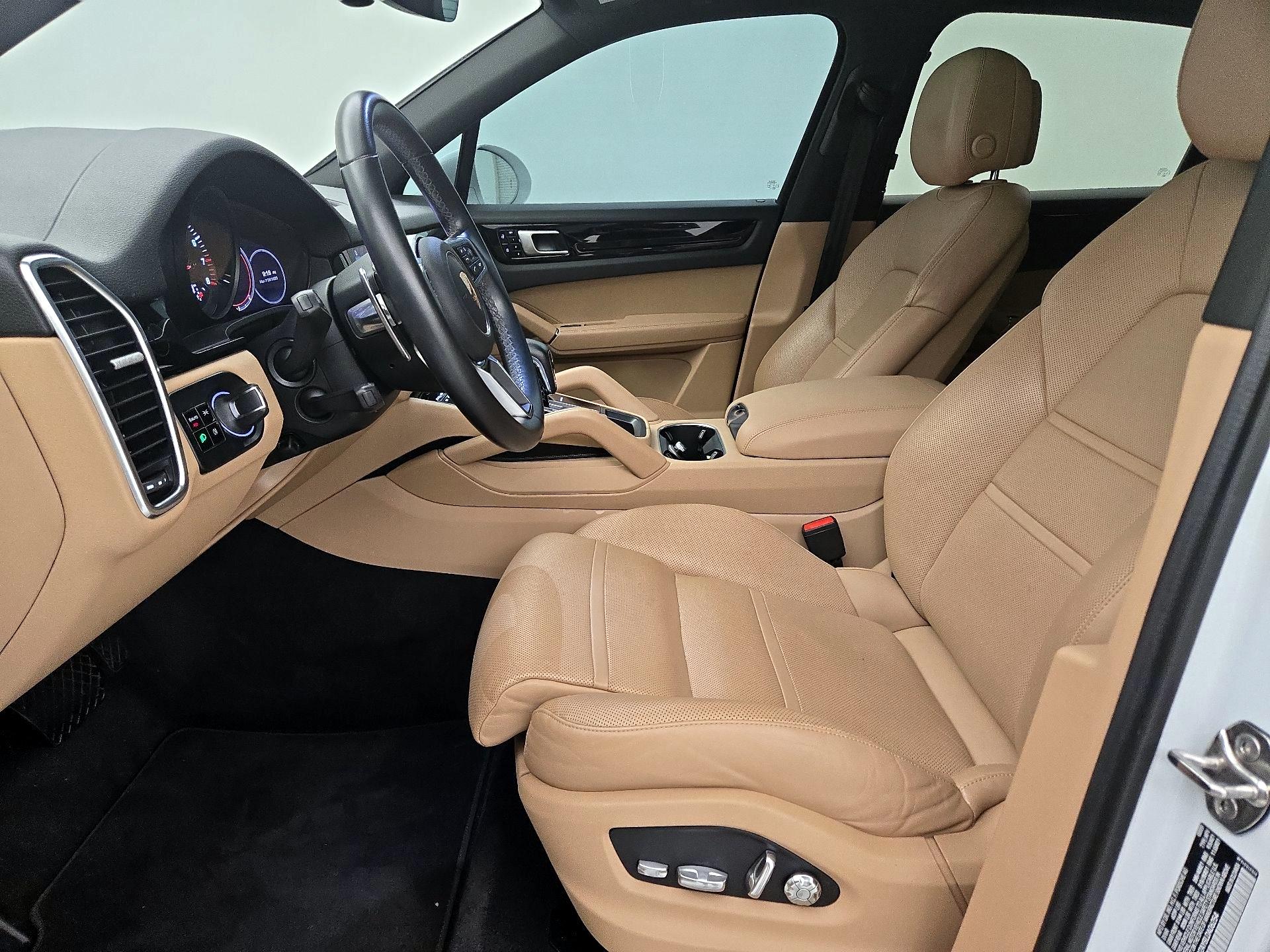 Thumbnail: 2020 Porsche Cayenne - 11