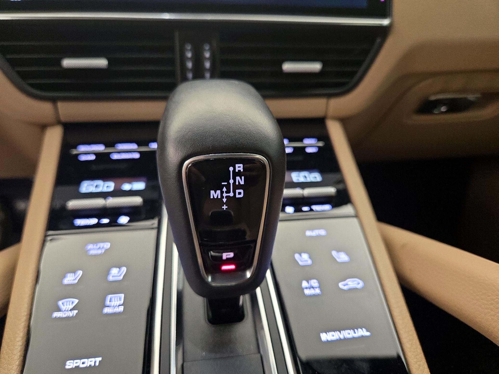 Thumbnail: 2020 Porsche Cayenne - 18