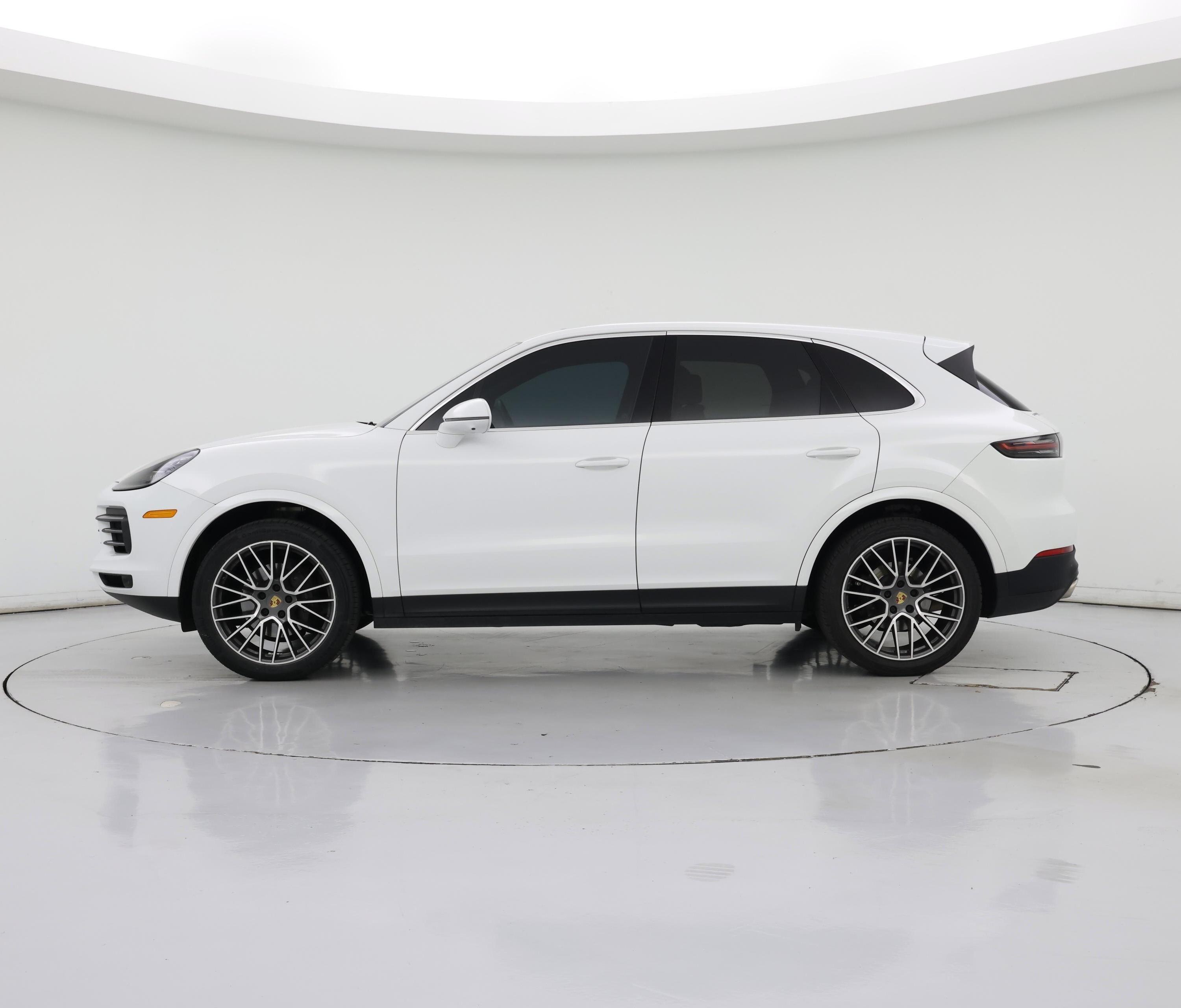 Thumbnail: 2020 Porsche Cayenne - 3