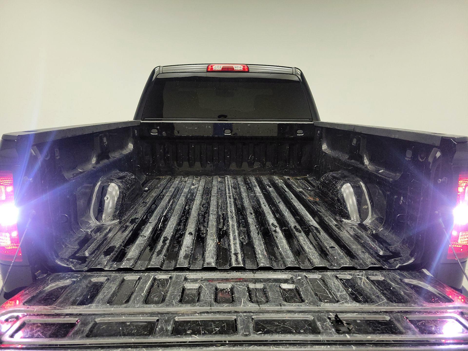 Thumbnail: 2018 Chevrolet Silverado 1500 - 20