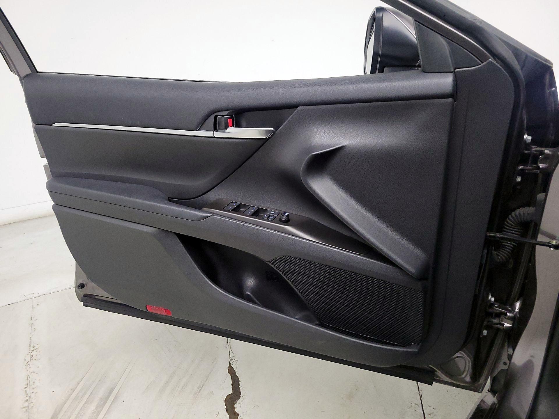 Thumbnail: 2021 Toyota Camry - 12